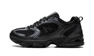 530 "Black Dark Grey" Easy Outfit