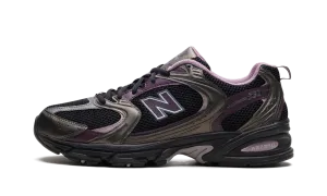 530 "Black Metallic Plum Brown" Recycled Synthetic Upper Compact Style