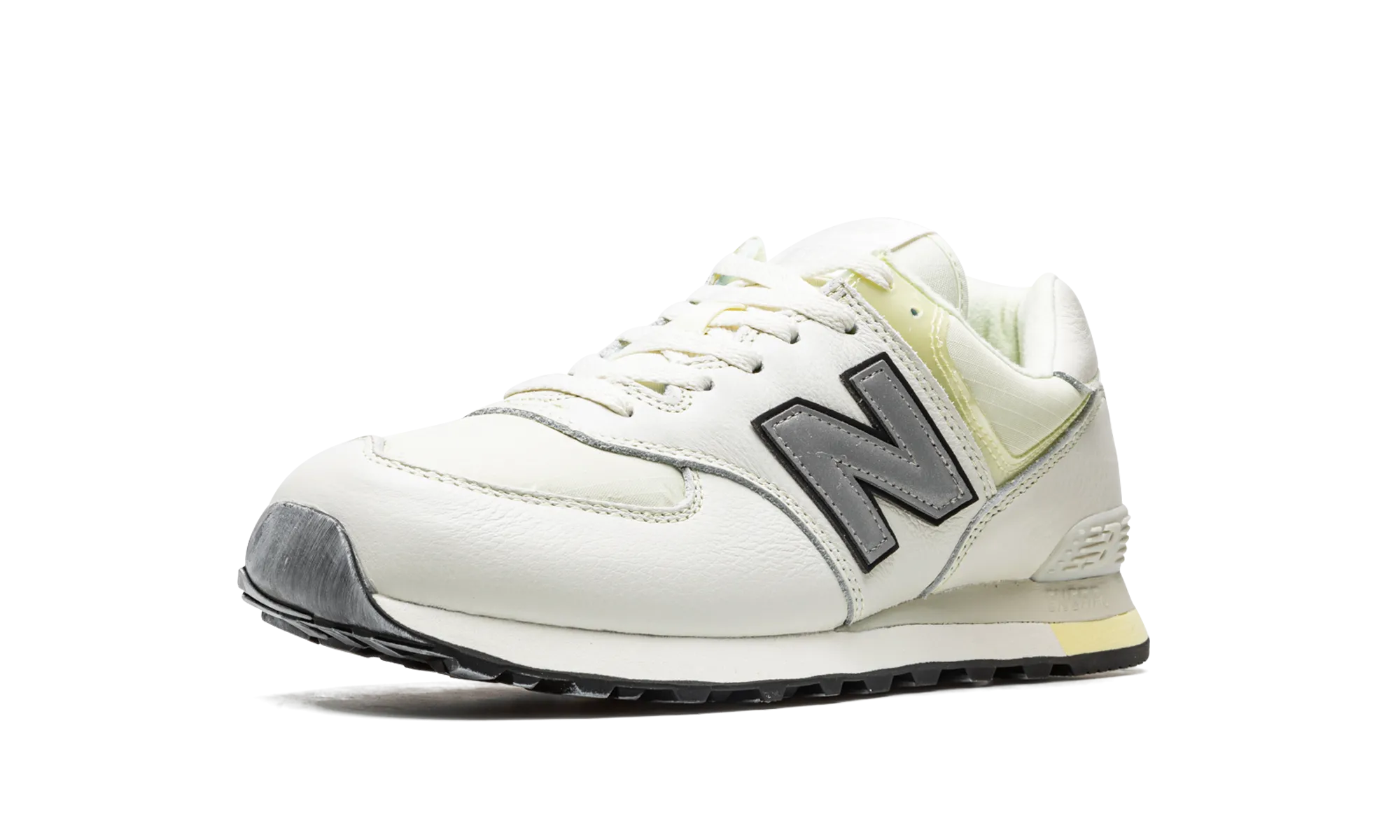 Gloss Finish 574 "Joe Freshgoods - Conversations Amongst Us"