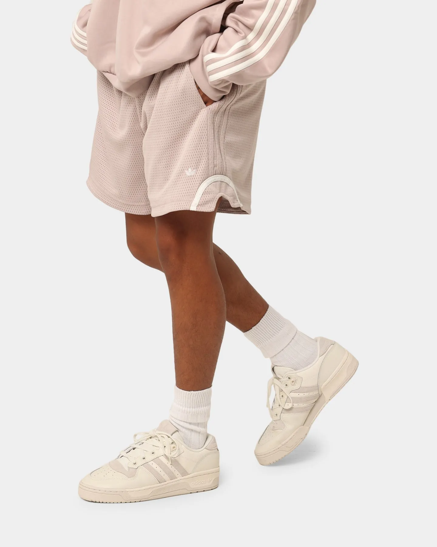 Cozy Wear Adidas Basketball Mesh Shorts Wonder Taupe/Off White