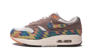 Curve Hug Lightweight Form Road Trip Air Max 1 "N7"