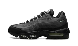Blown Rubber Outsole Sail Vibe Air Max 95 "Vapor Green"