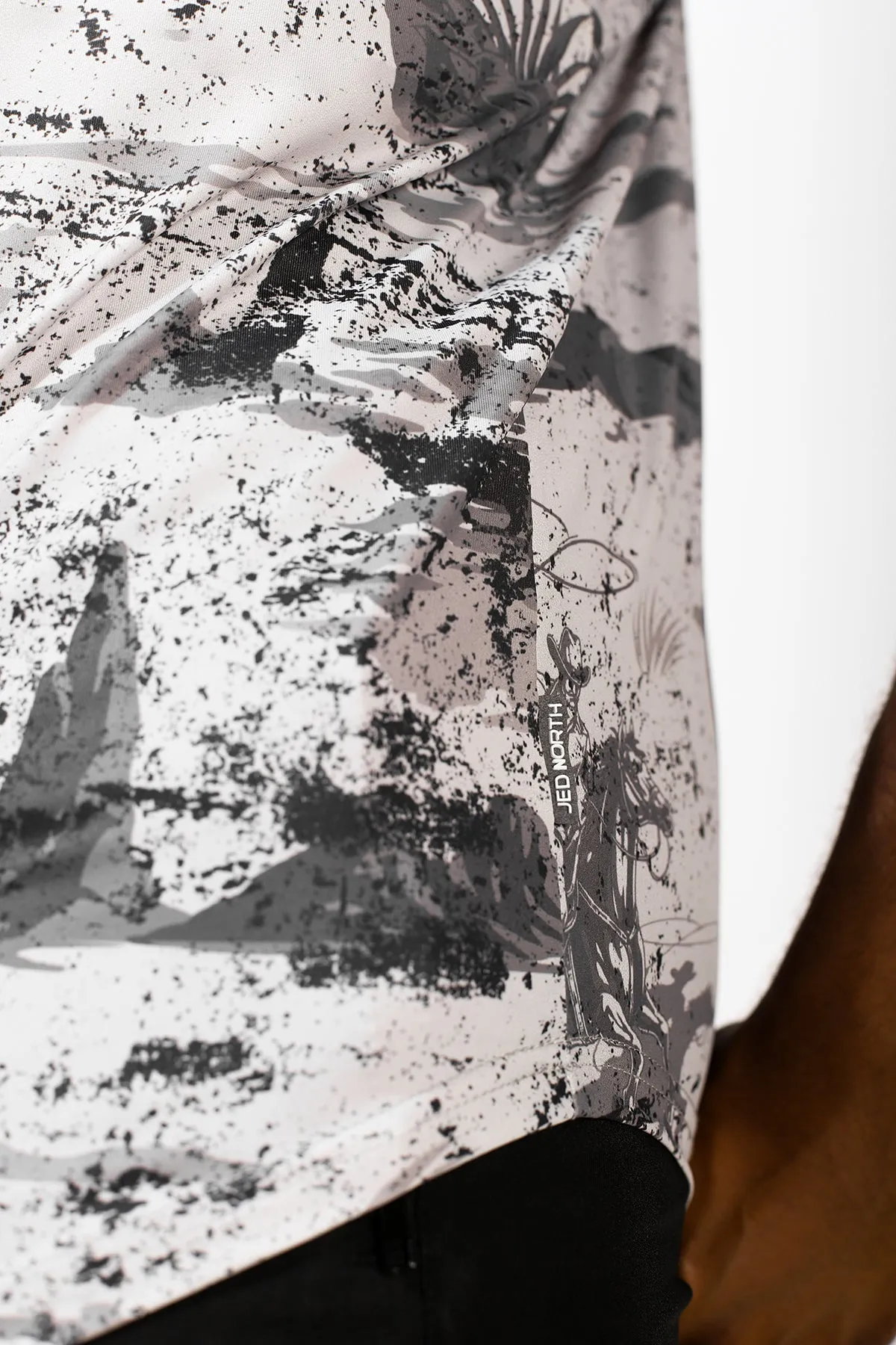 Compact steel made Graphic Muscle Stringer - Rugged Outlaw