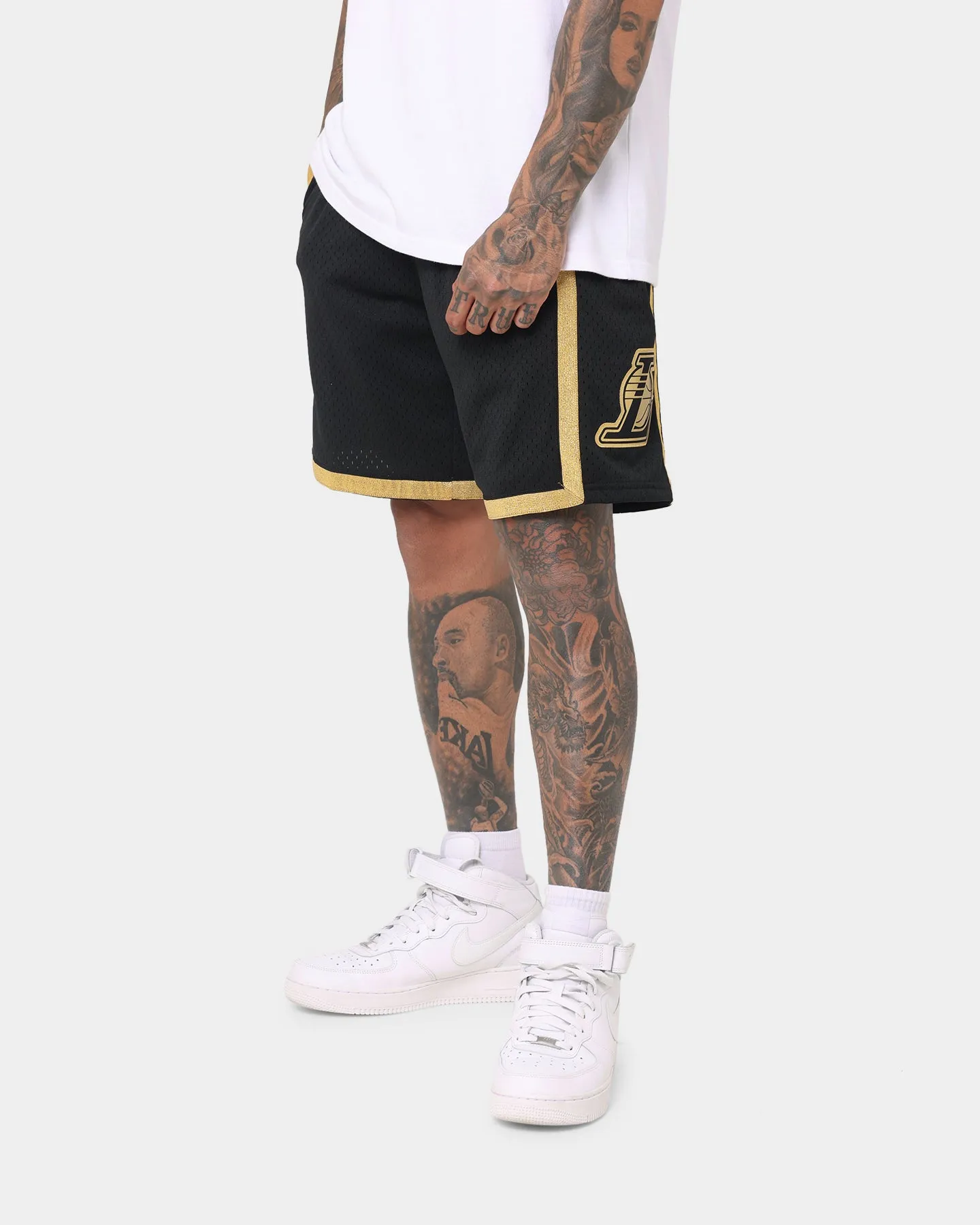 Outdoor Relax Mitchell & Ness Los Angeles Lakers 'Black Gold' Swing Shorts Black/Gold