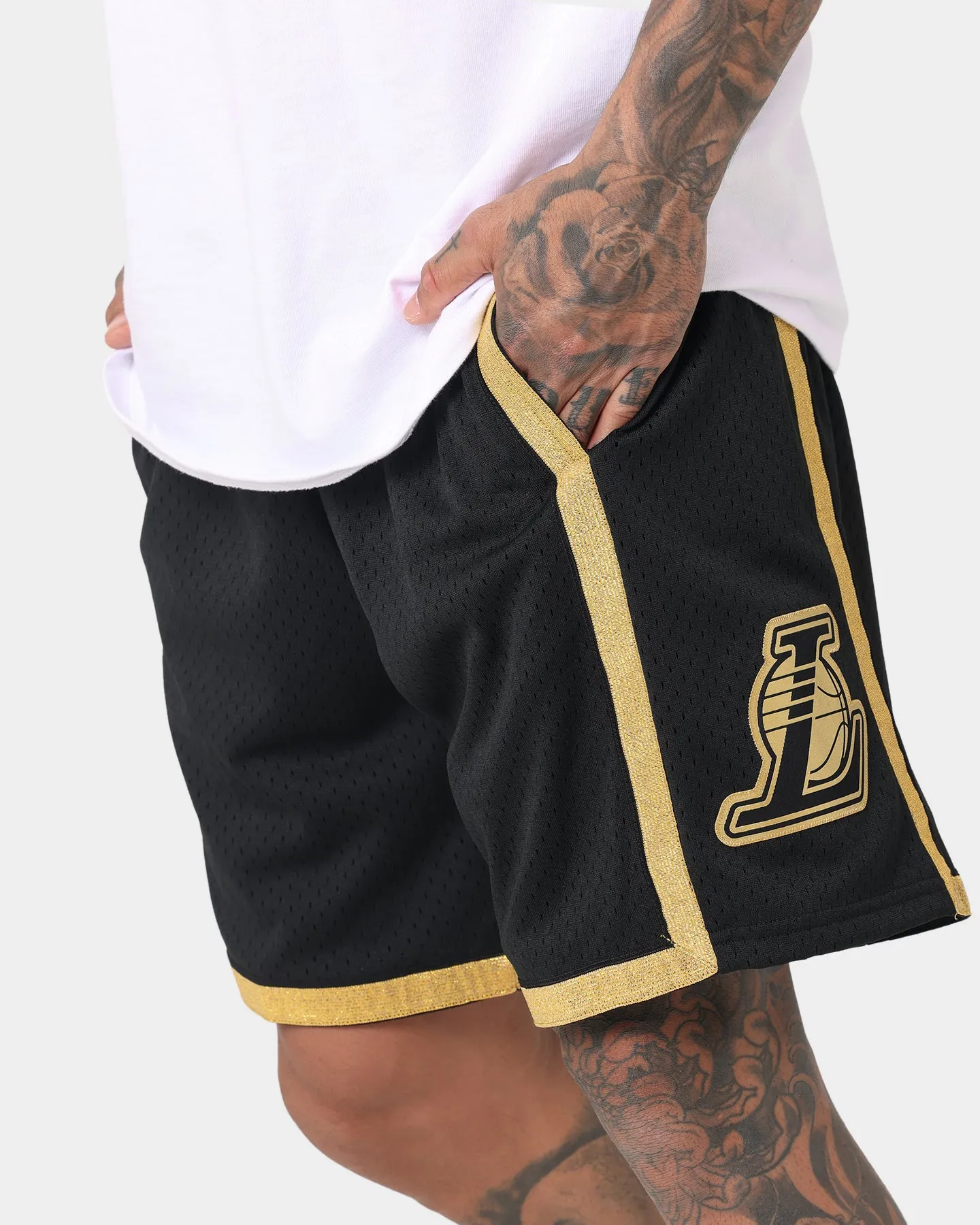 Mitchell & Ness Los Angeles Lakers 'Black Gold' Swing Shorts Black/Gold skateboarding outfit
