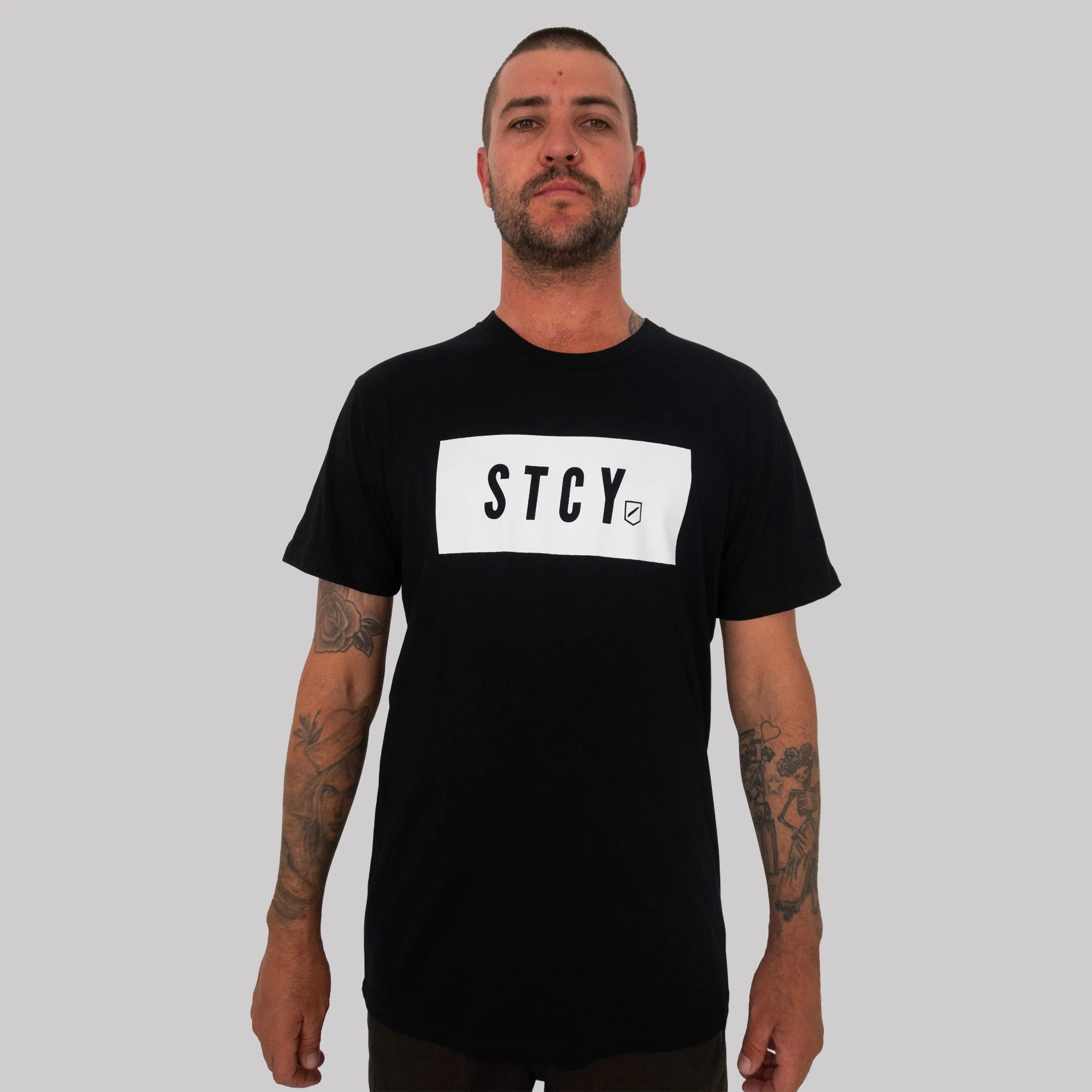 BLOCK TEE / BLACK Smooth Seam Technology Sleek Layer