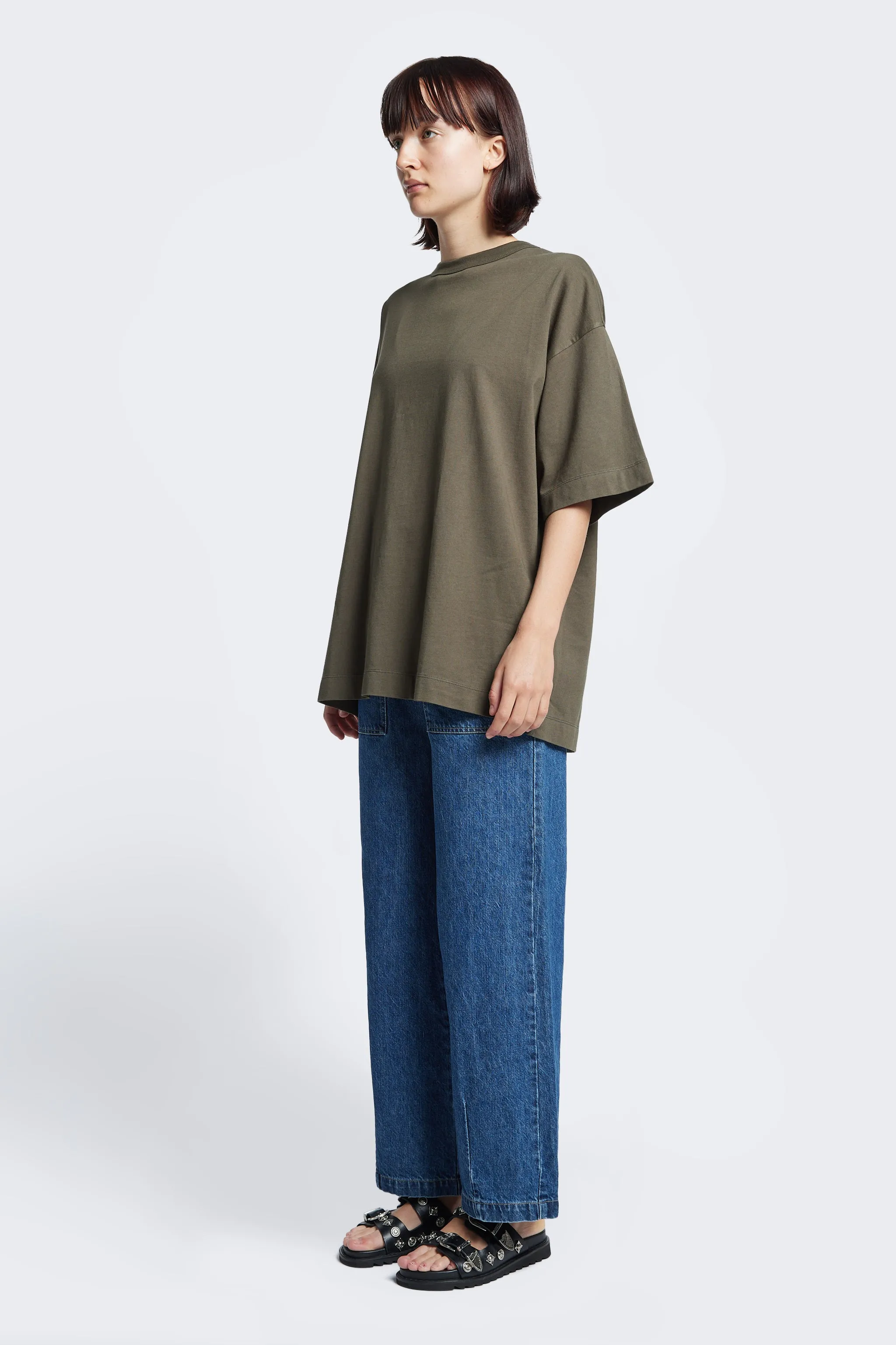 Casual Layer Look Monolith Unisex Tee Olive