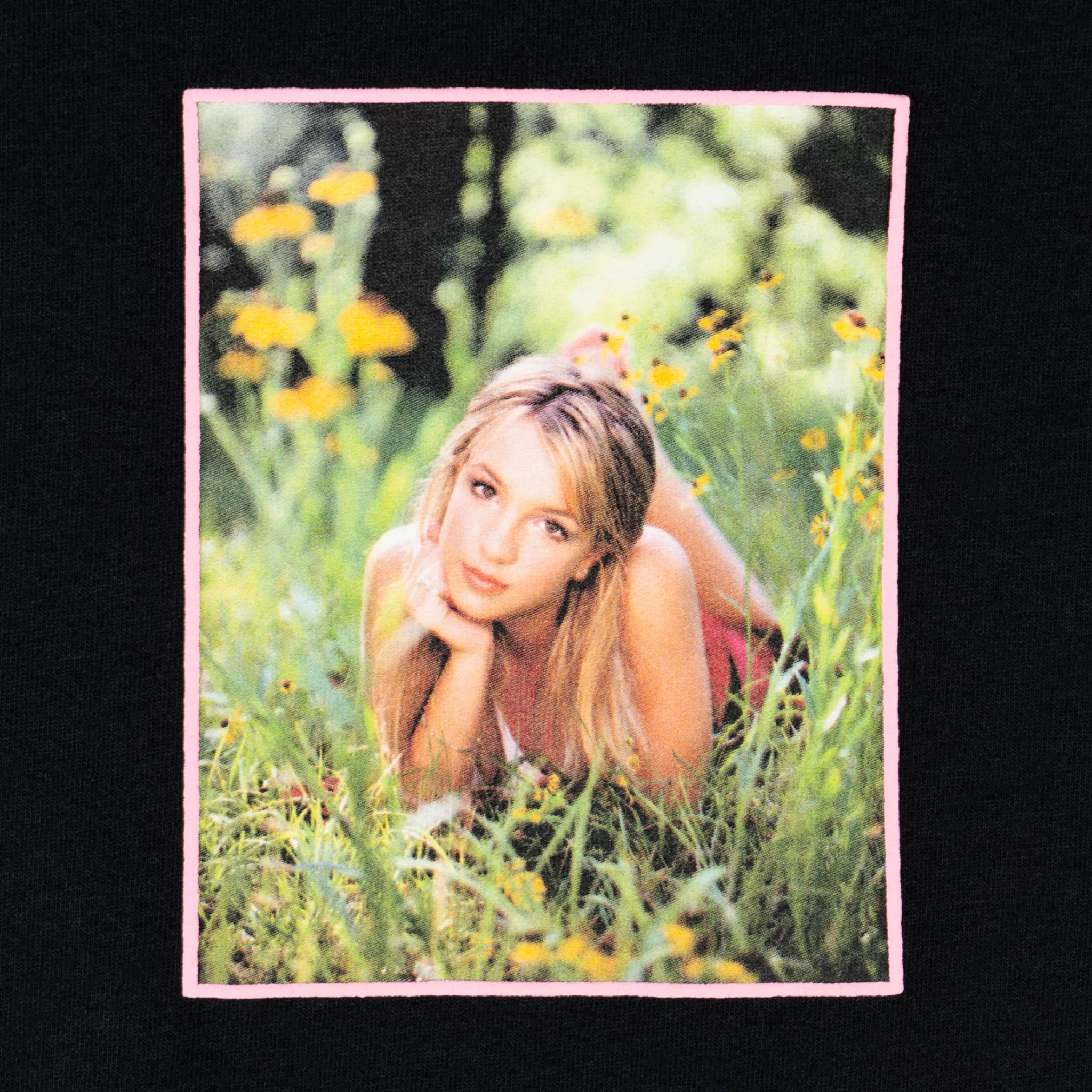 No Shrink Fabric Linen blend Britney Spears X Welcome - Daisies Puff Print Tee - Black