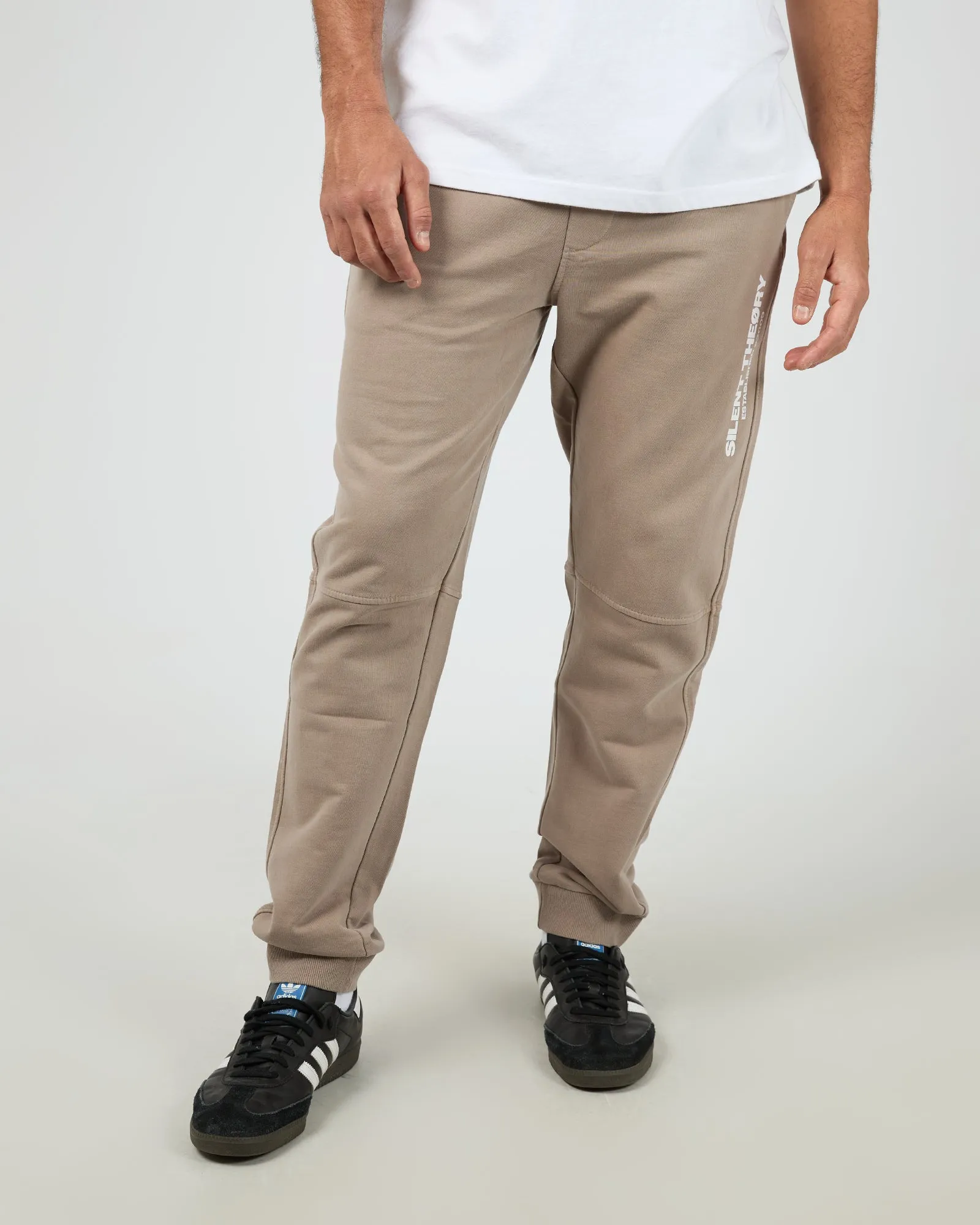 Essential Theory Trackpant V2 Mushroom Snug Waist Move Comfort