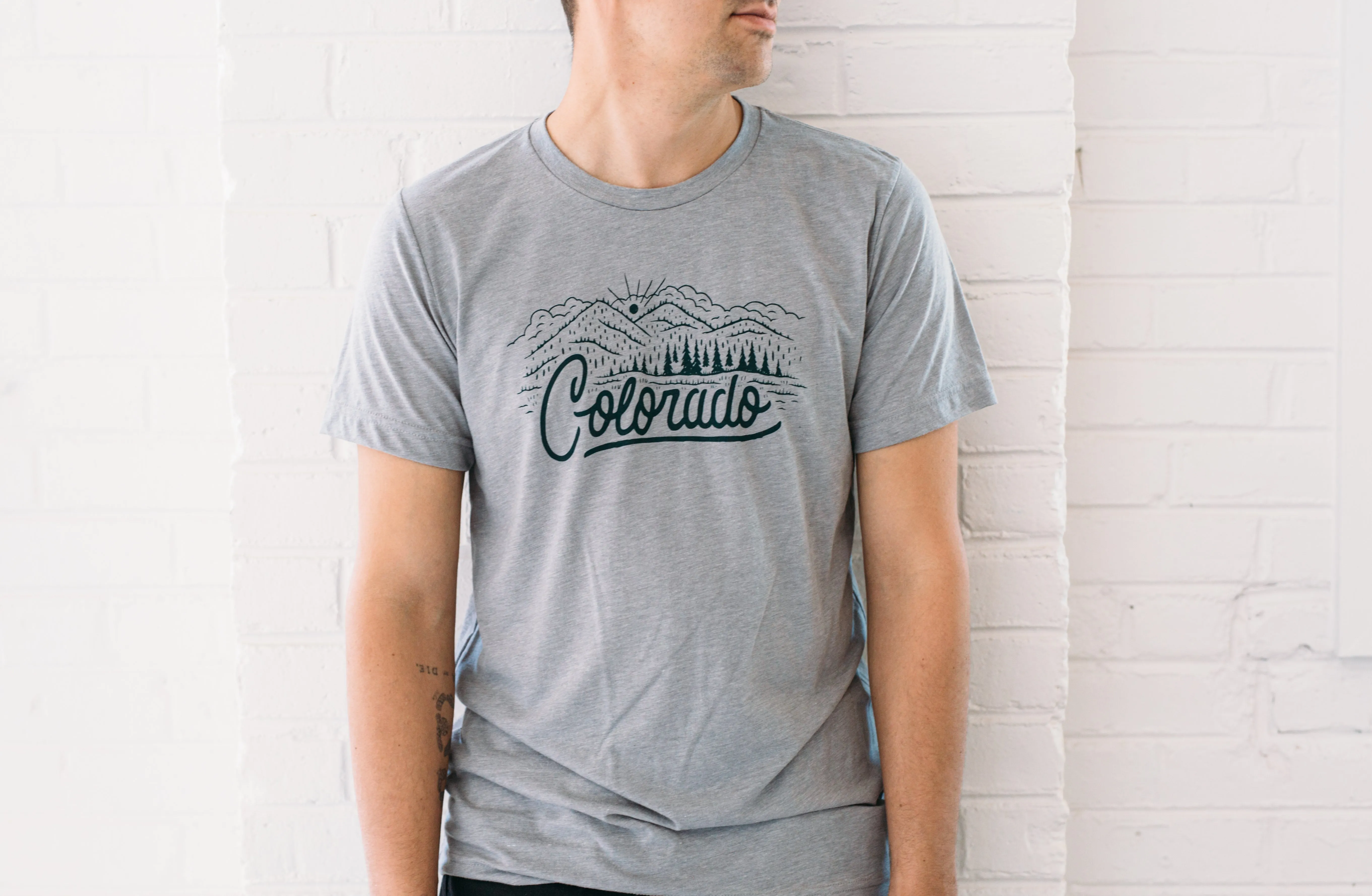 Colorado Tee-Gray Compact Stitch Pattern