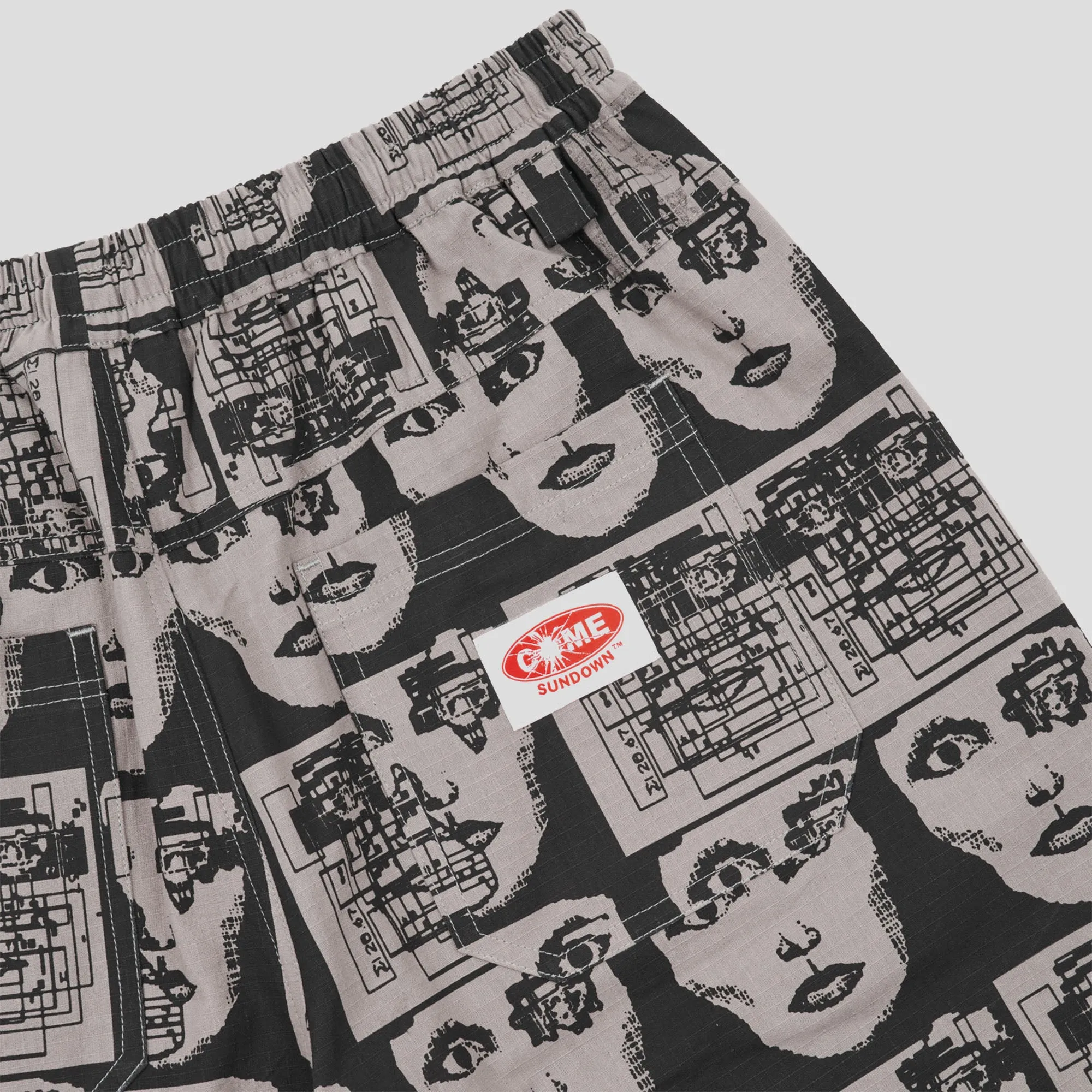 Wrinkle Resistant Treatment Come Sundown Information War Short - Grey