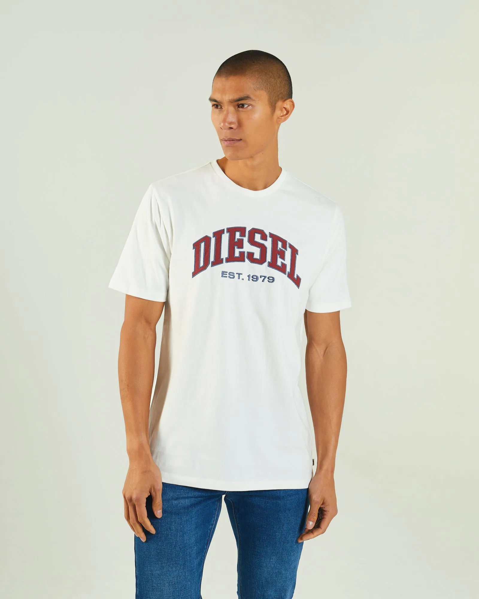 Elegant and Relaxed Pocket Detailing Ronnie Tee Dove White