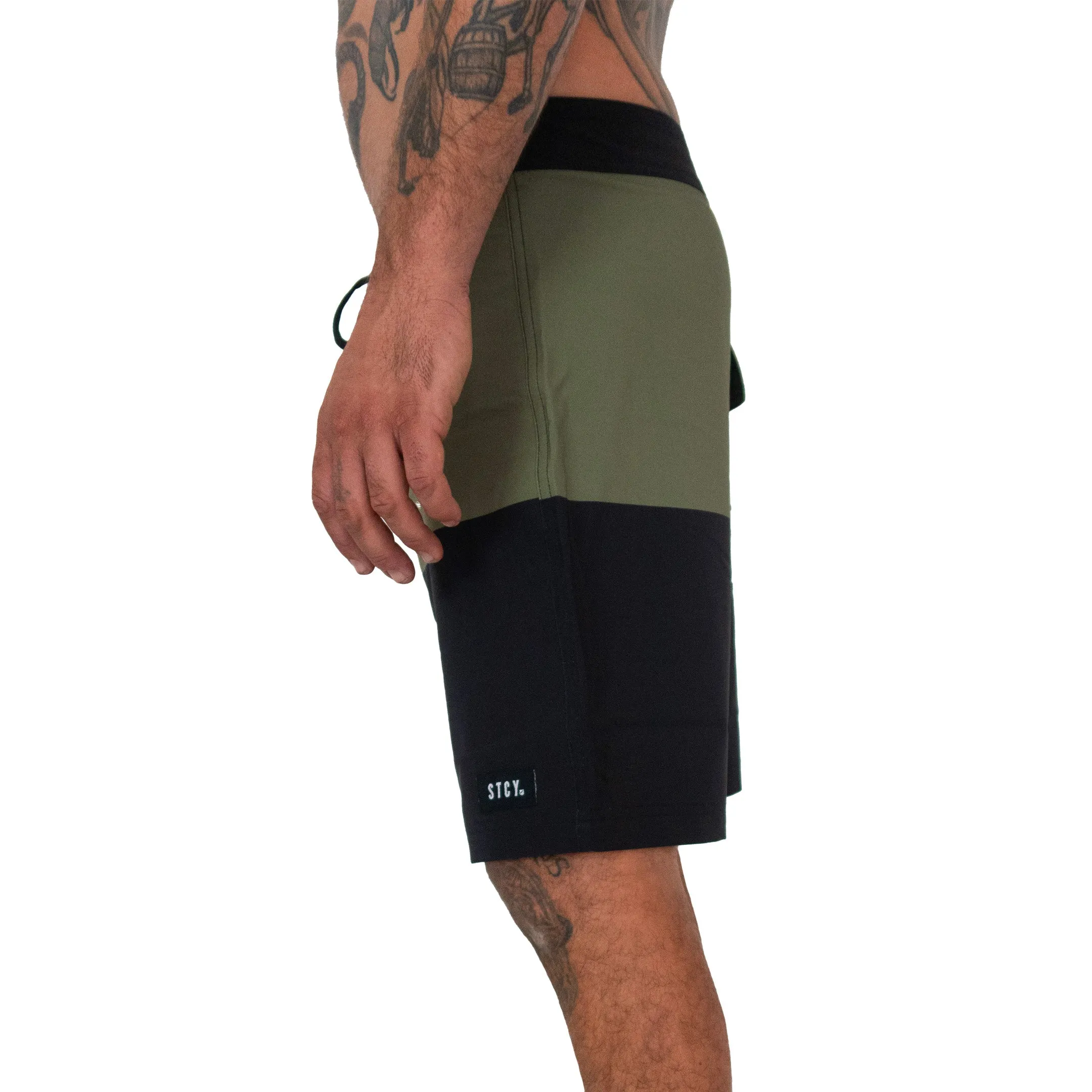CUT BOARDSHORT Flexible Hemline Summer Essential