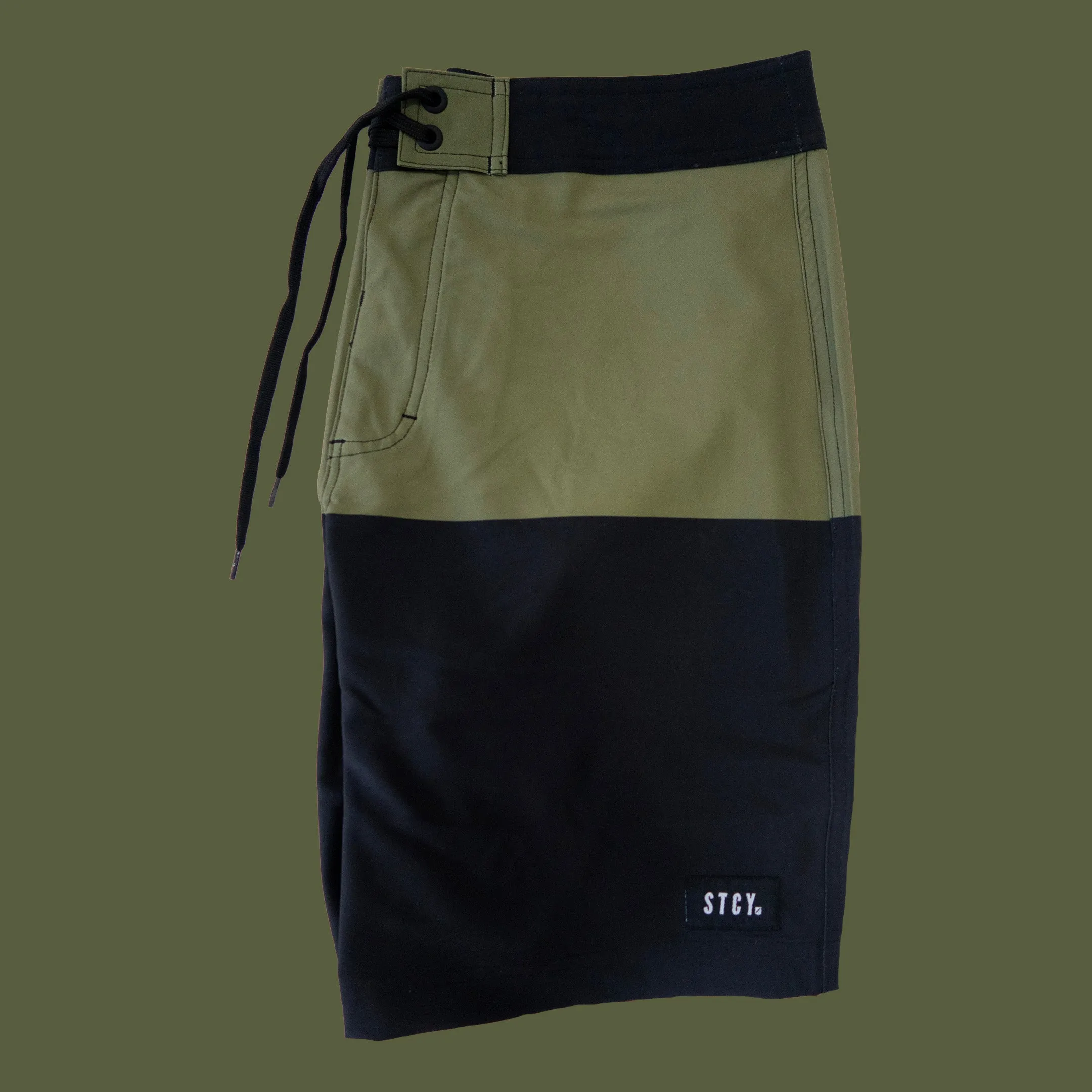 Multi Pocket Functionality CUT BOARDSHORT