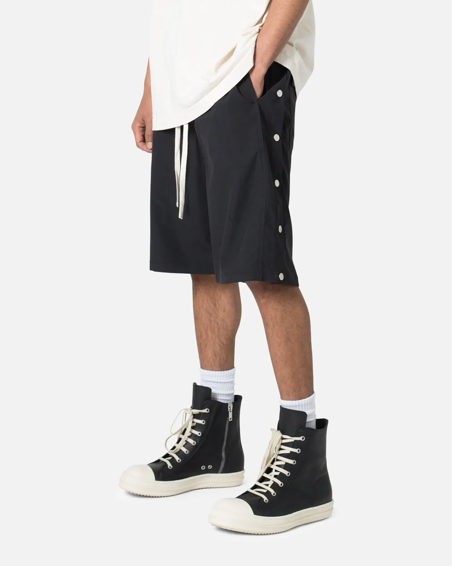 MNML Side Snap Nylon Shorts Black Crisp Texture Retro Style