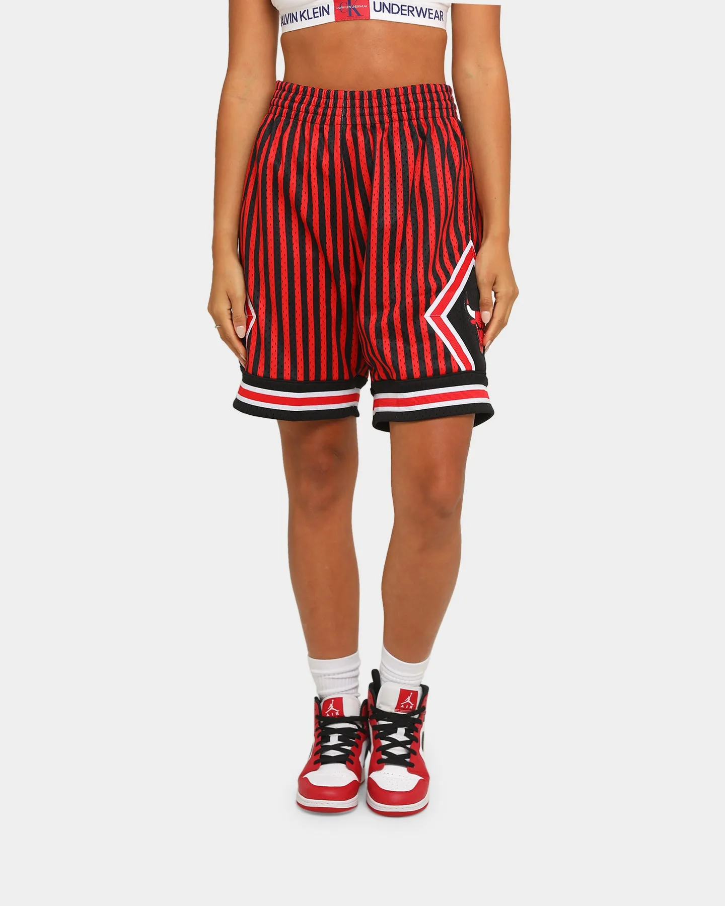 Mitchell & Ness Men's Chicago Bulls 1997 Striped SM Short Black/Red Perfect Fit