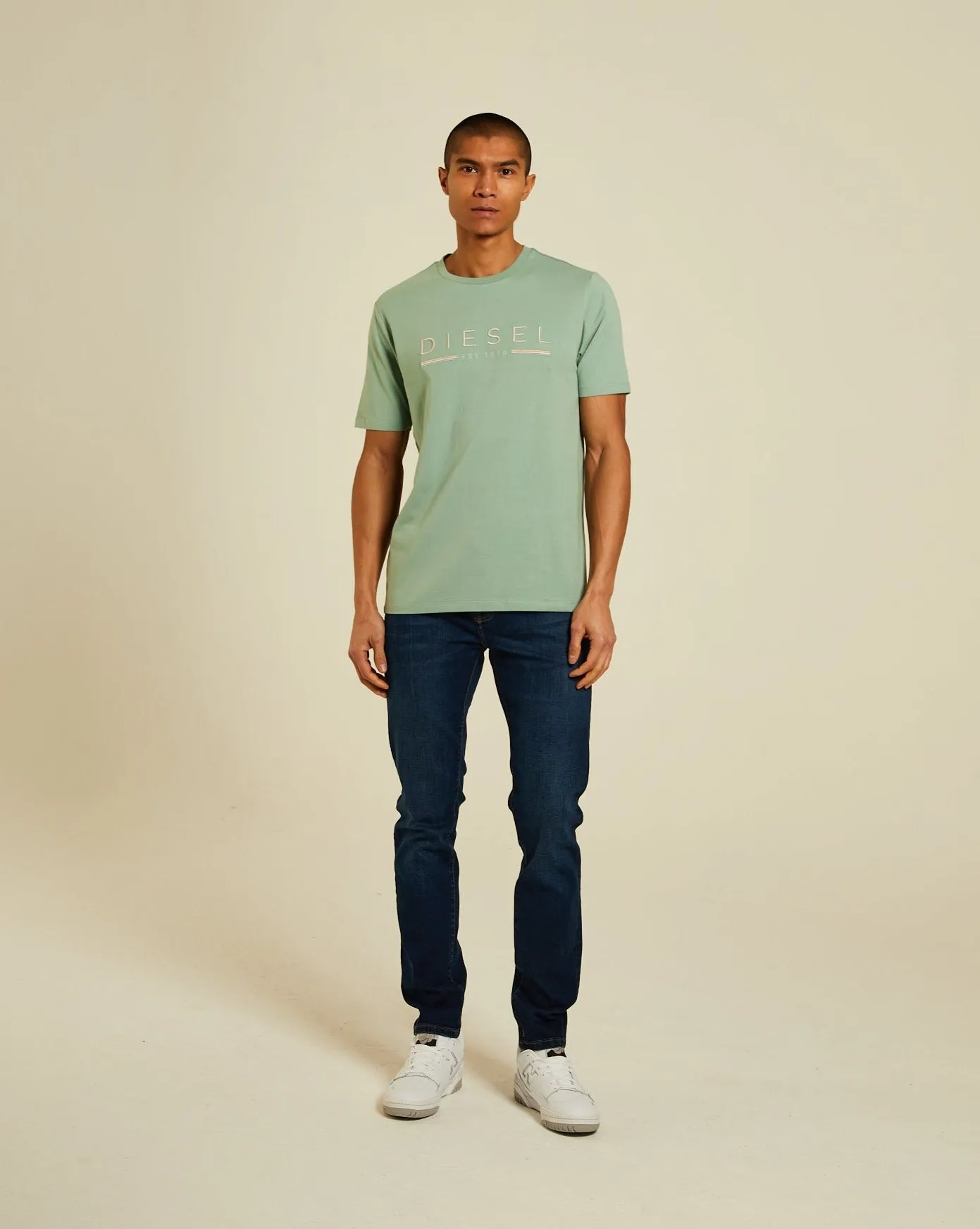 Fenton Tee Surf Green Active Wear Fit Curved Hemline