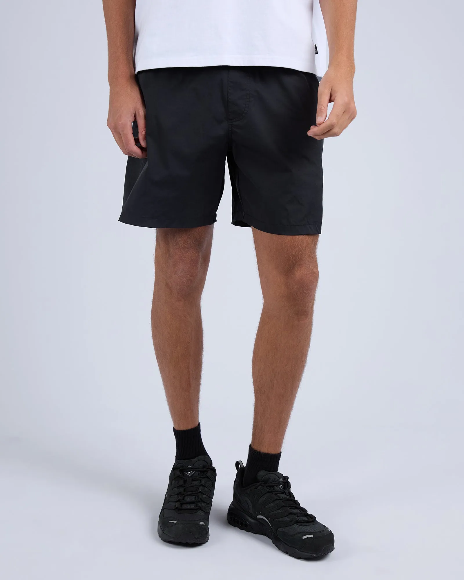 Light Coverage Tres Short Black