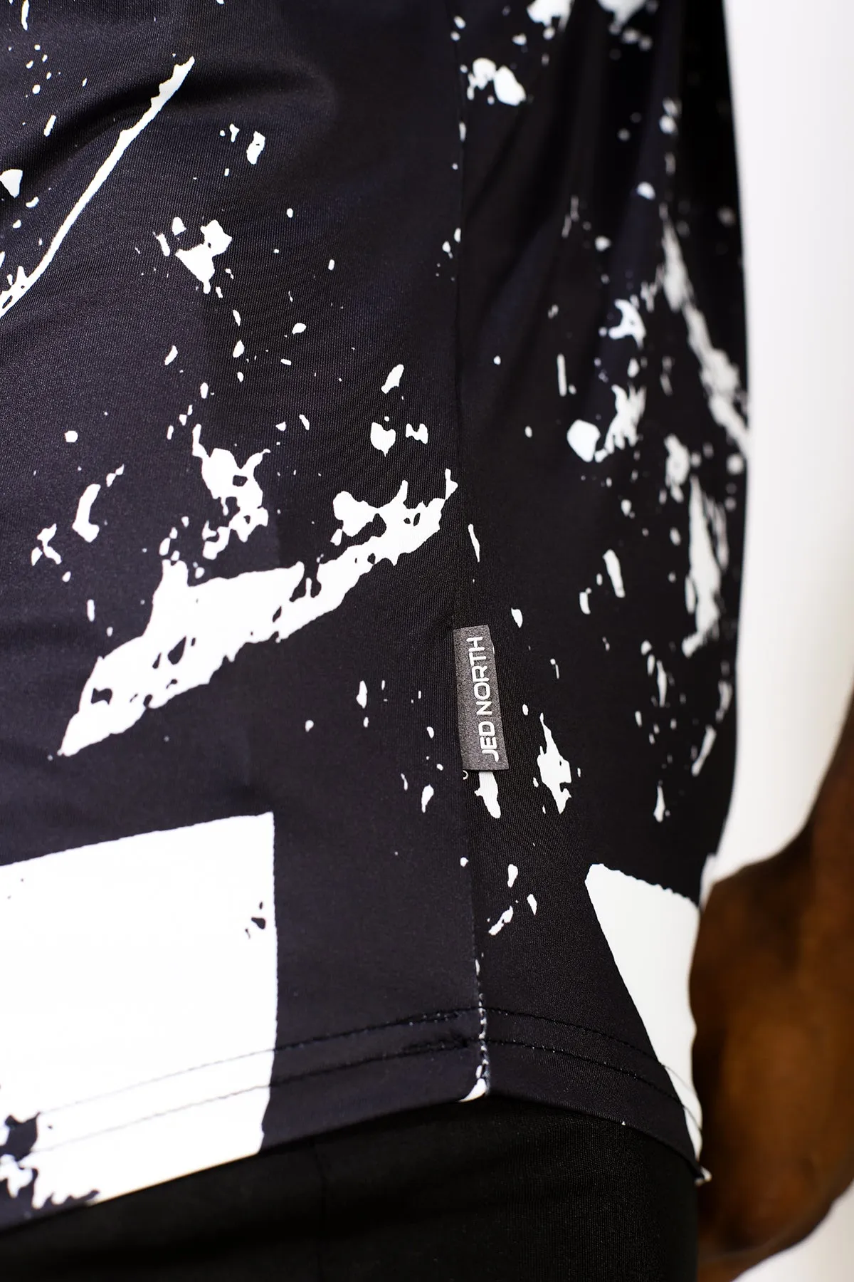 Stationary Travel Essential Graphic Muscle Stringer - Abstract Black