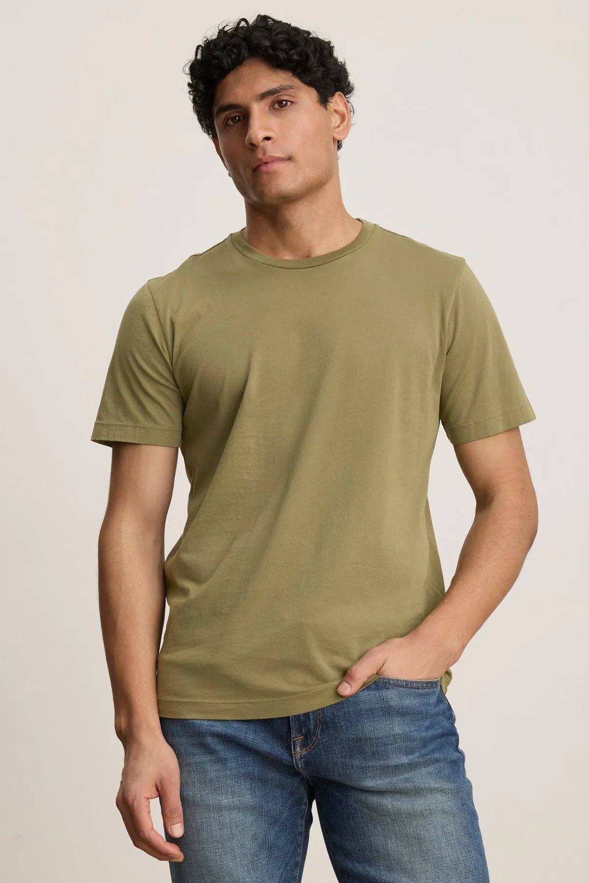 MinimalistDesign Chic and Cozy HOWARD TEE