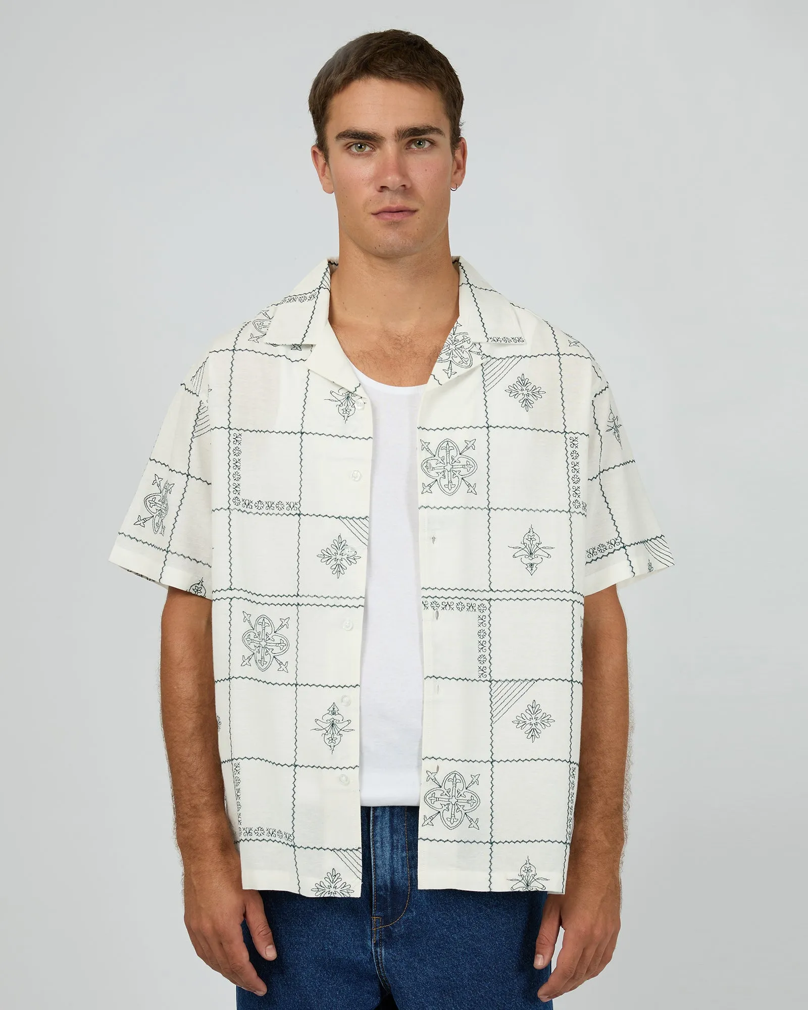 Icon SS Shirt White Geometric Shape