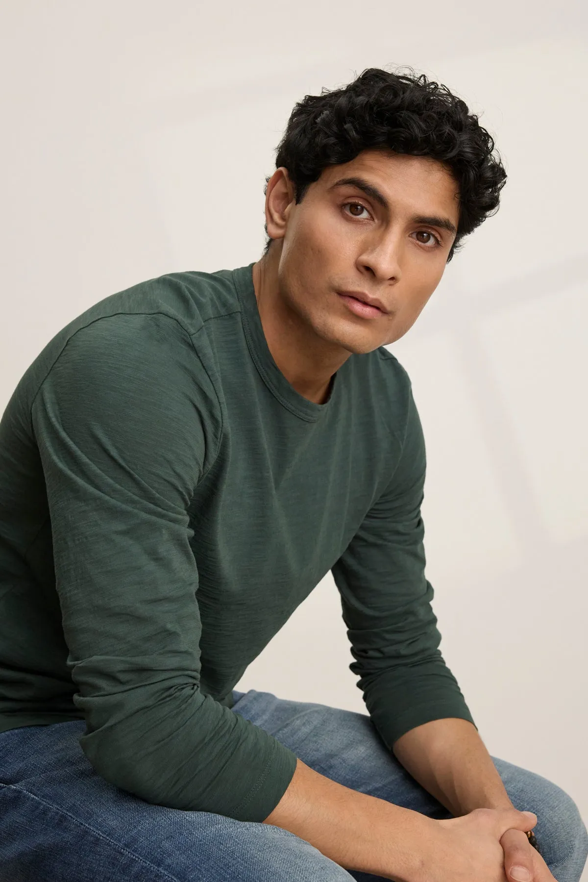 Modern Comfort Style KAI TEE