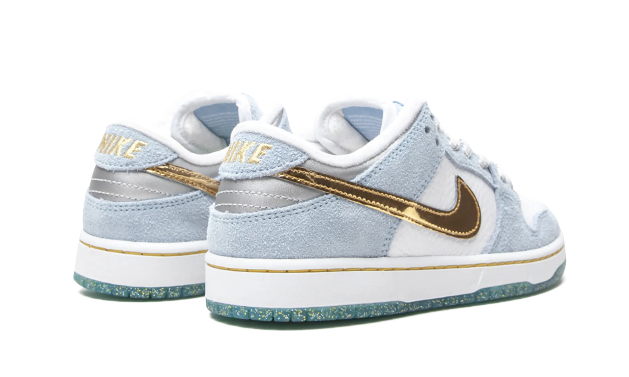 SB Dunk Low PS "Sean Cliver - Holiday Special" Swing Hike Minimal Detail