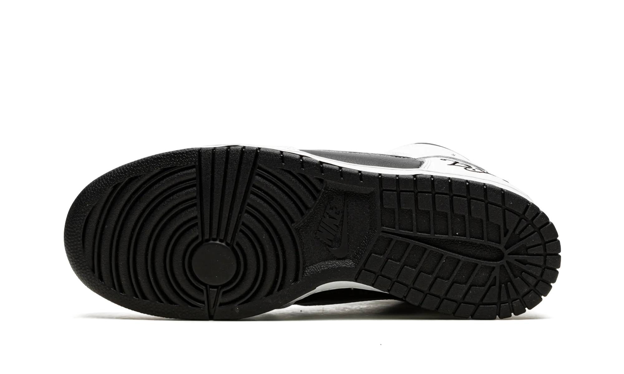 Guide Step Chase Hike SB Dunk High "Supreme - By Any Means - White/Black"