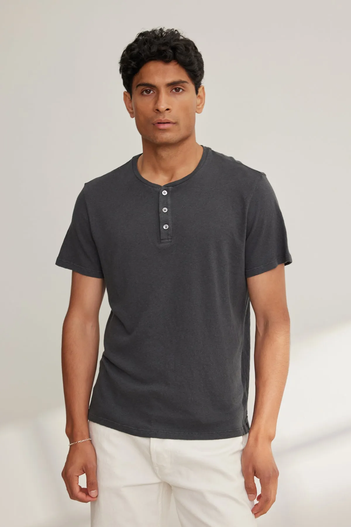 Modern and Soft Classic Layer Wear LIONEL LINEN COTTON HENLEY