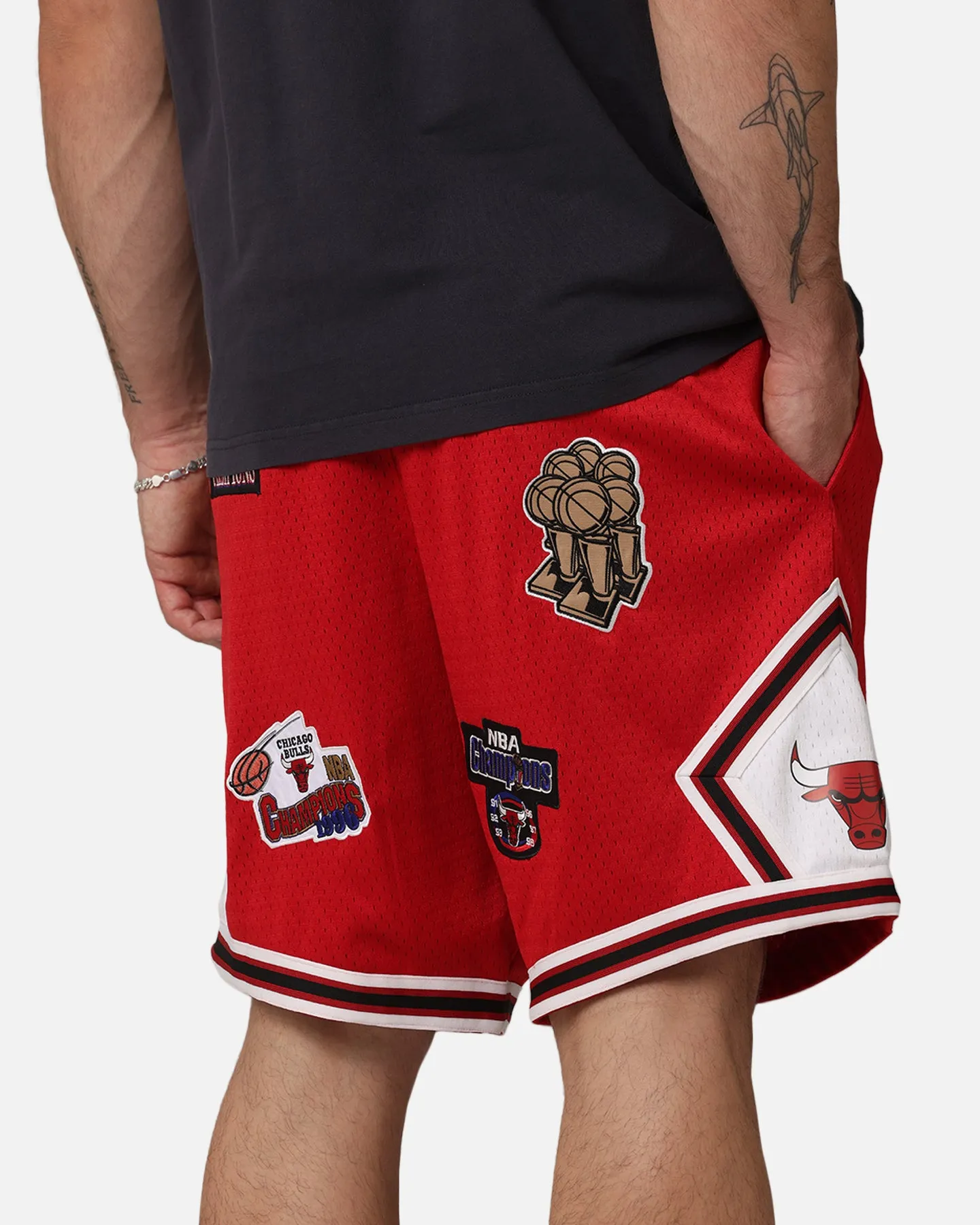 Quick Fit Performance Mitchell & Ness Chicago Bulls 'UNC To Chicago' Champions Shorts Red