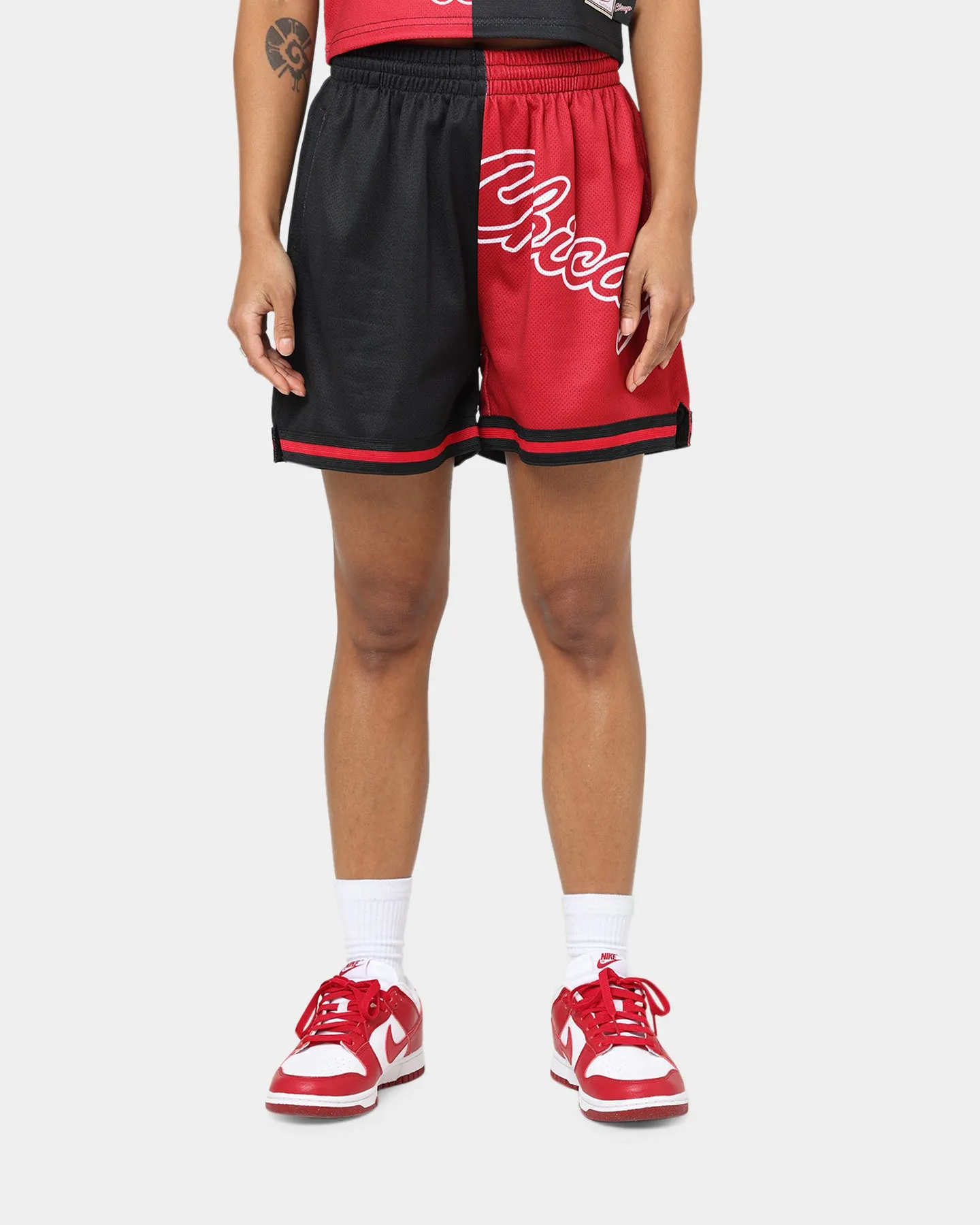 Outdoor Use clean look Mitchell & Ness Women's Chicago Bulls Big Face 5.0 Shorts Black