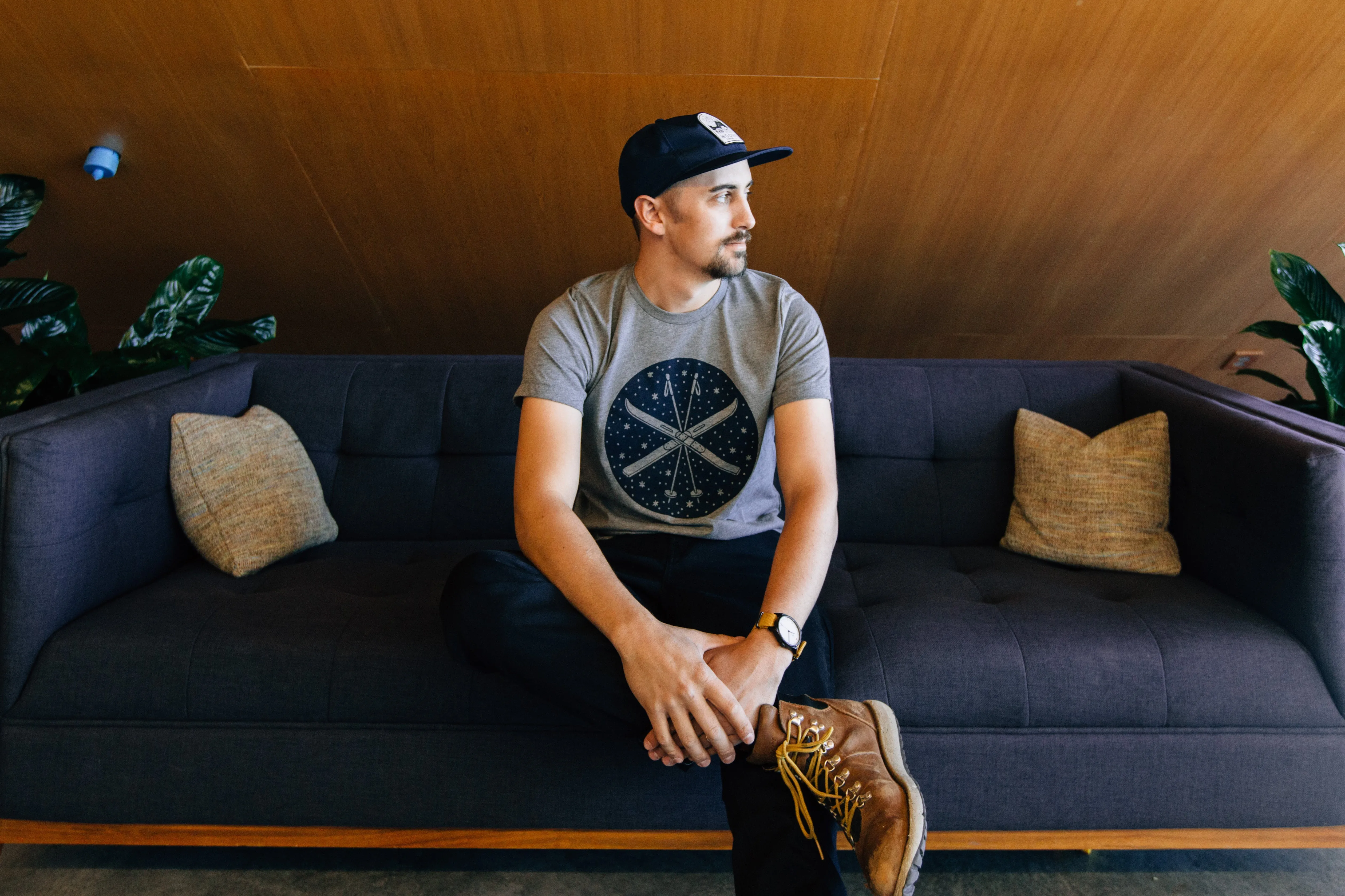 Minimal Comfort Wear Classic Color Ski Tee-Gray Triblend