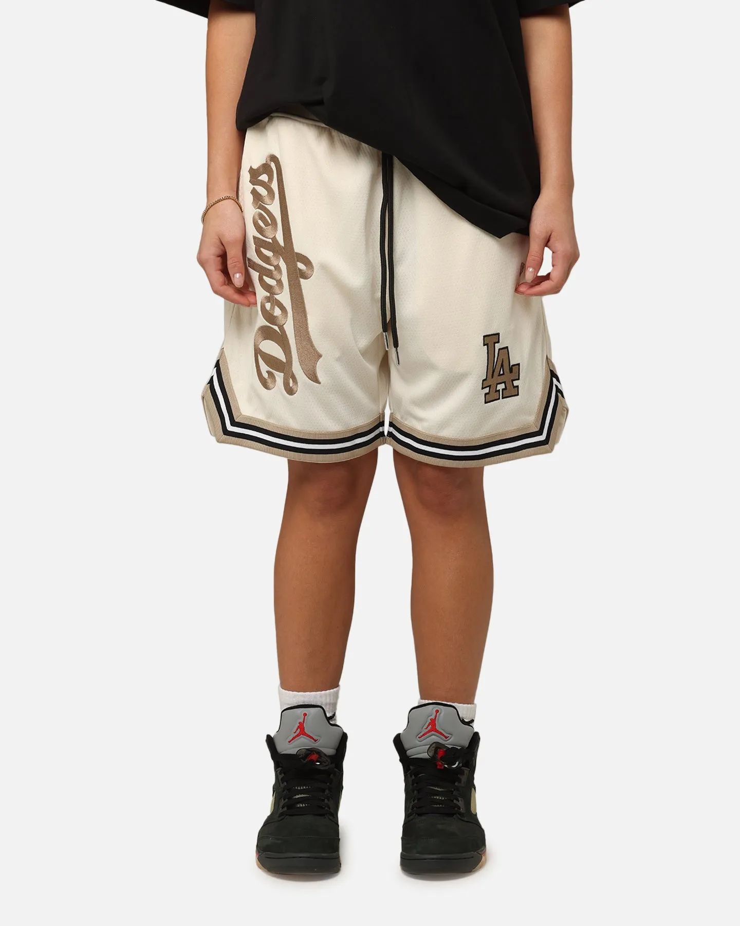 beachy vibe New Era Los Angeles Dodgers Mesh Shorts Light Beige