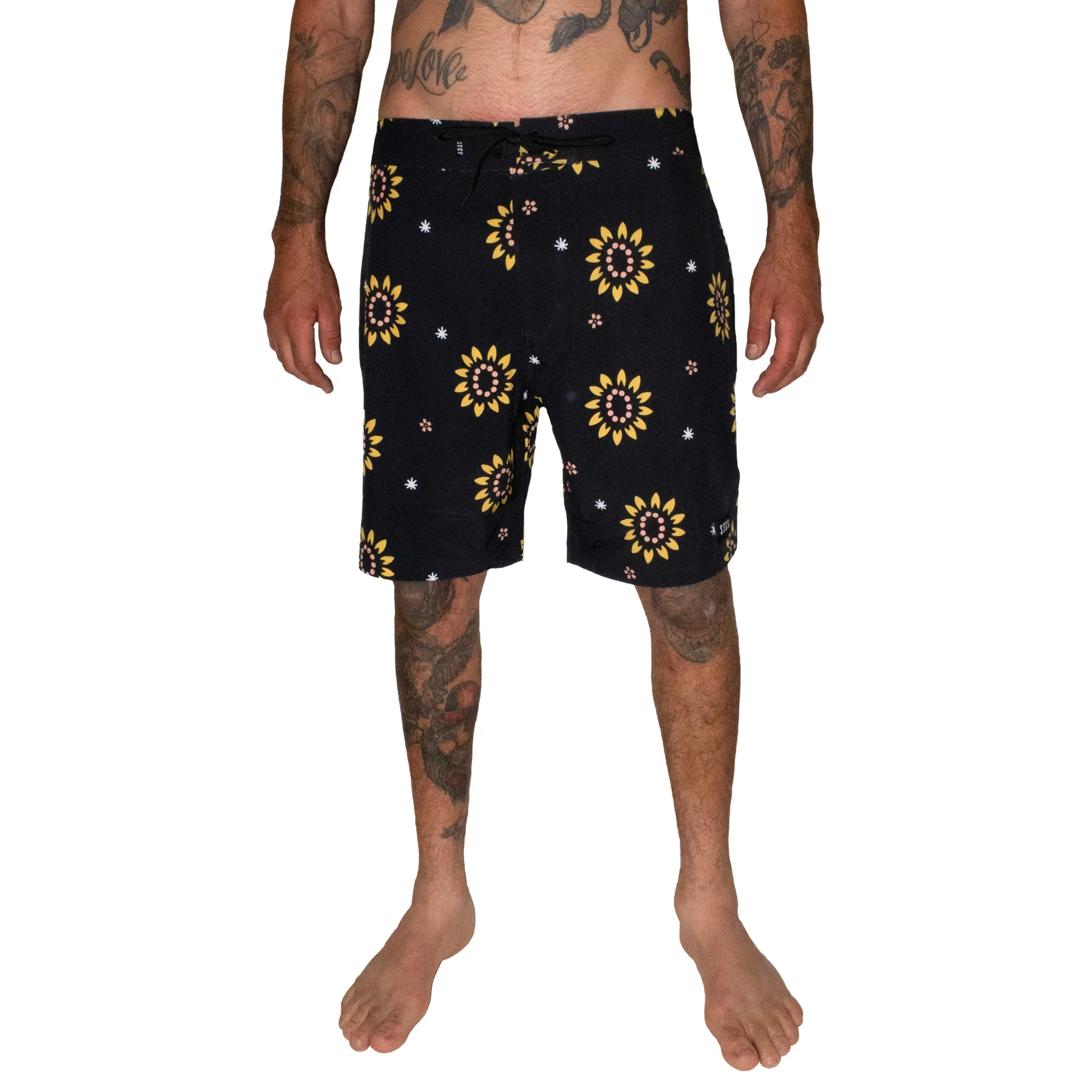 Beach-Ready Look SUNRISE BOARDSHORT