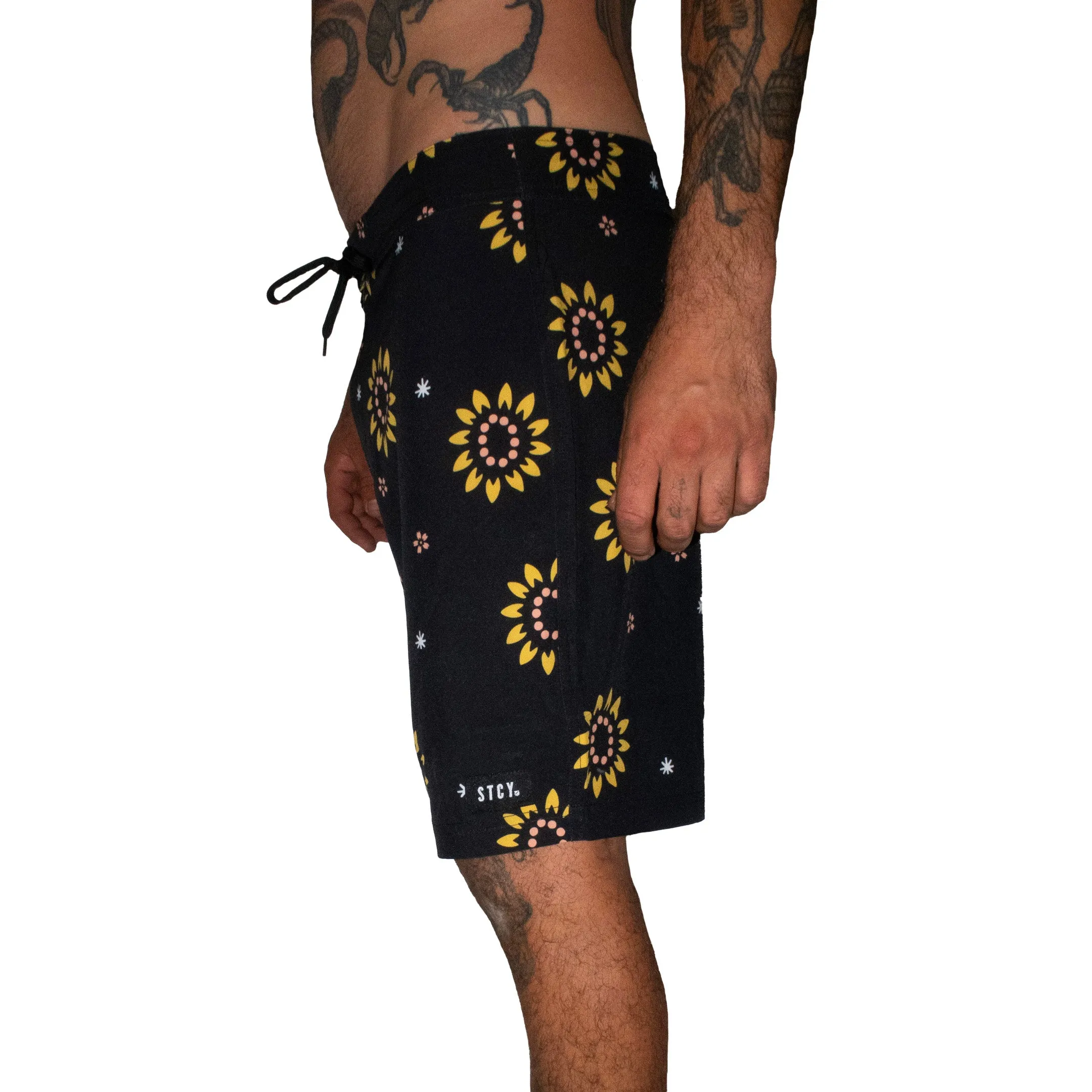 SUNRISE BOARDSHORT checked shorts Quick Access Zip Pockets
