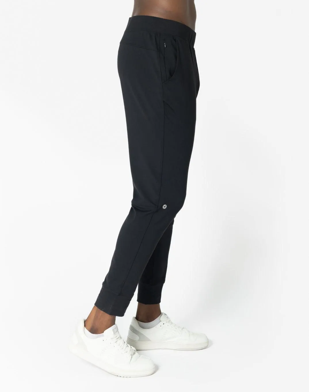 Cropped hem MVP Base Jogger in Black