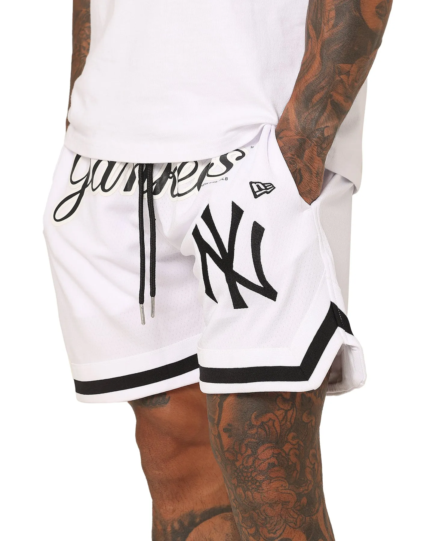 New Era New York Yankees Mesh Shorts White adult clothing