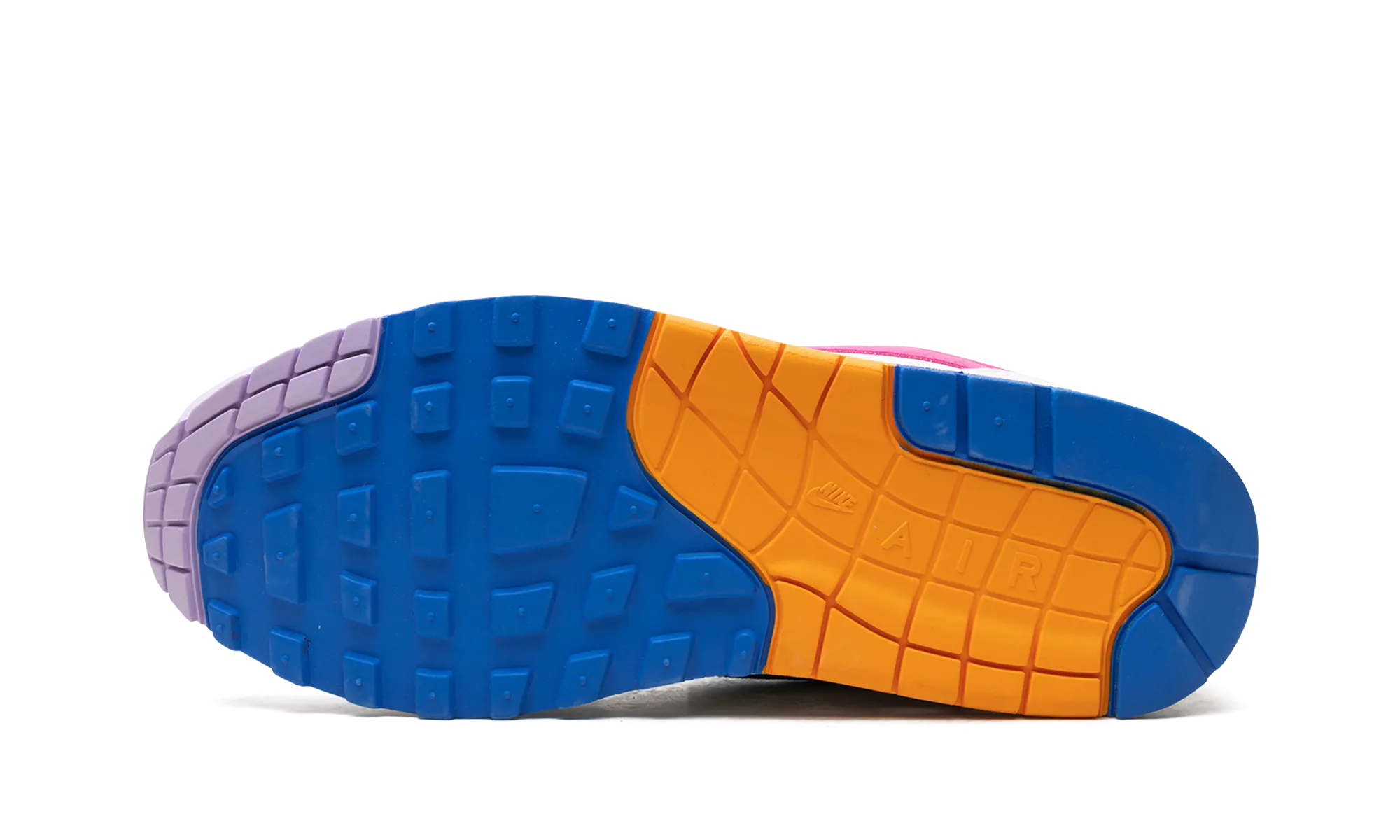 Air Max 1 '87 WMNS "Mismatched Swoosh" Video Look Grip Hold