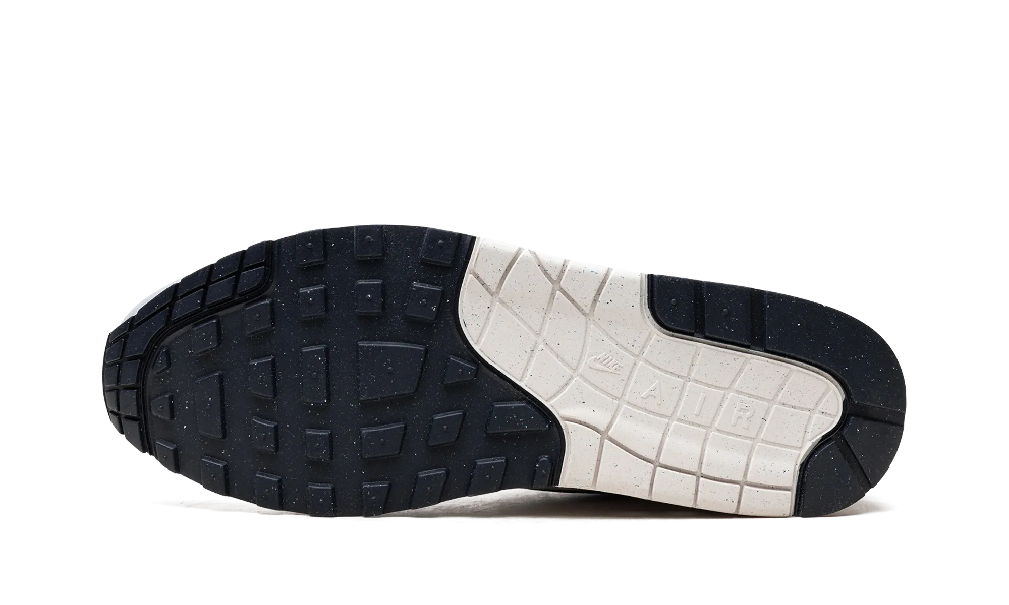 Camera Look Active Nike Air Max 1 "Dark Obsidian"