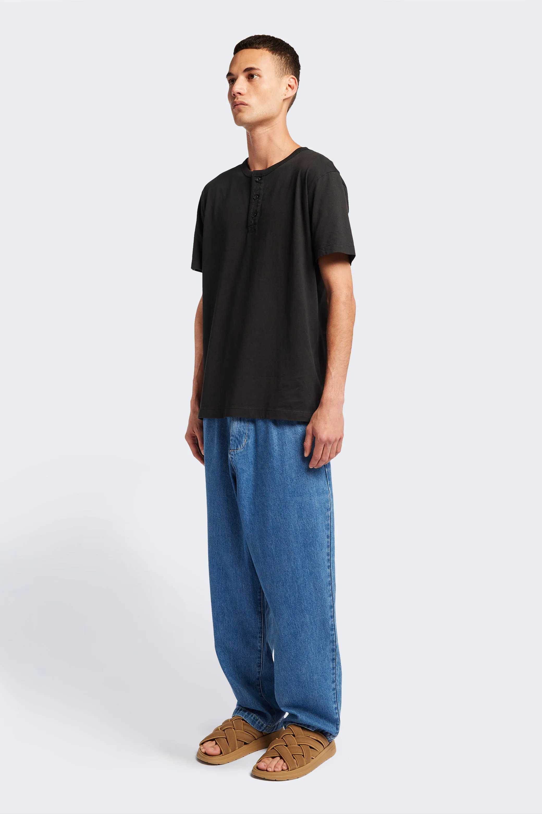 Stratus Henley T-Shirt Vintage Black Comfy Wear Fit Bold and Comfortable