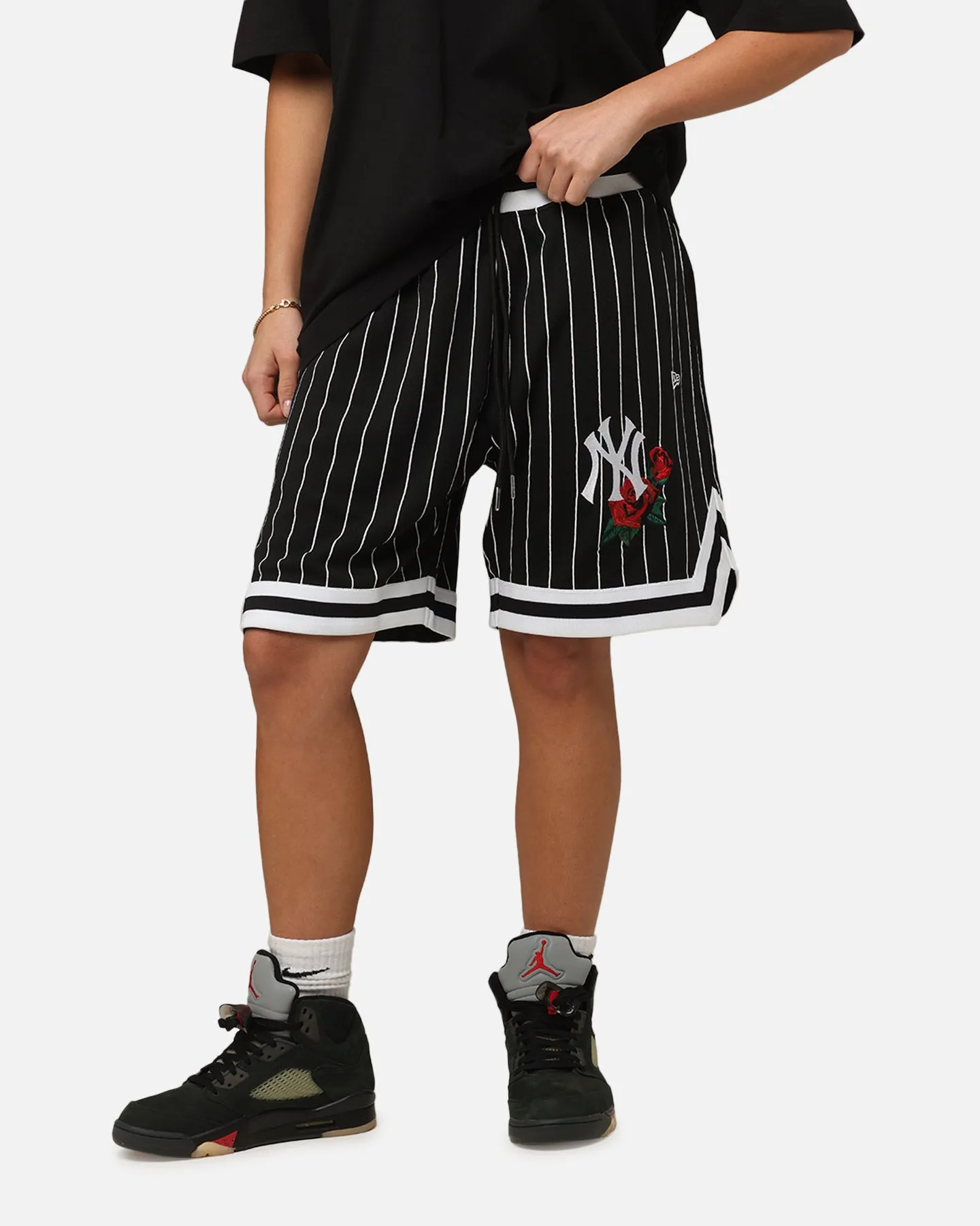 New Era New York Yankees Rose Mesh Shorts Black stripe design Breathable layers
