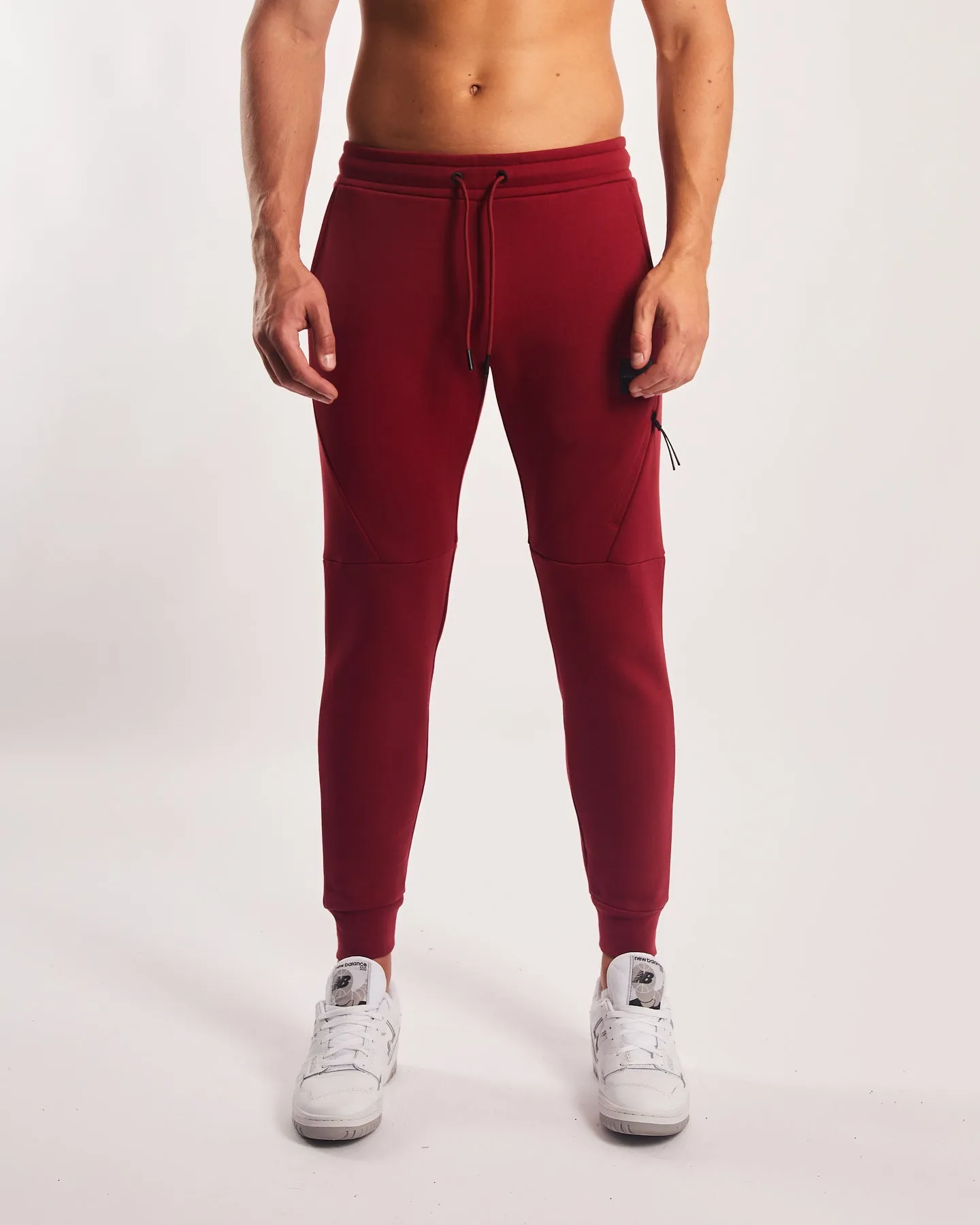 Flattering Shape Day Hike Omeo Jogger Sonic Red