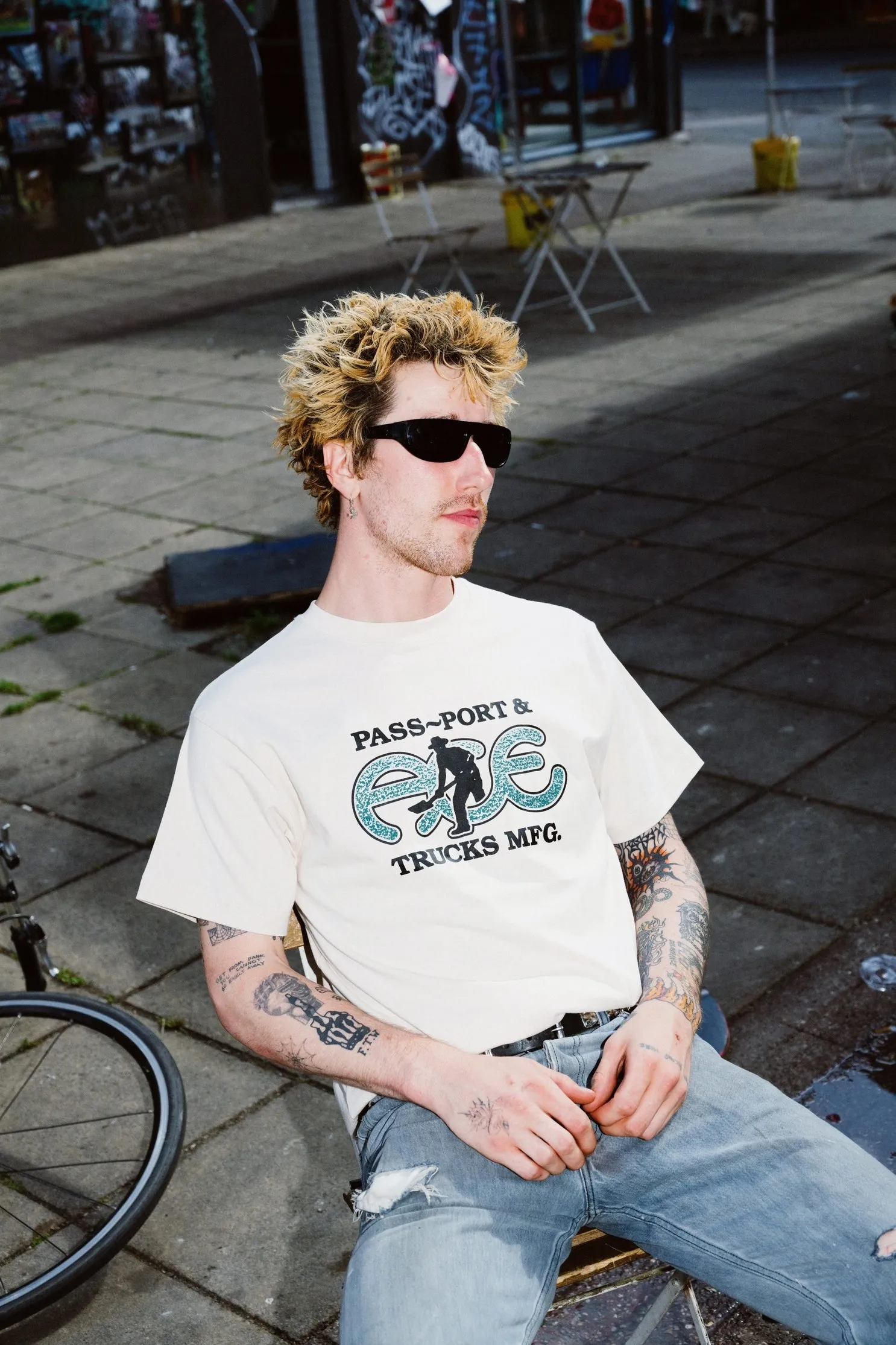 Sleek Look Light Comfort Pass~Port & Ace Trucks MFG Hammertone Tee - Natural