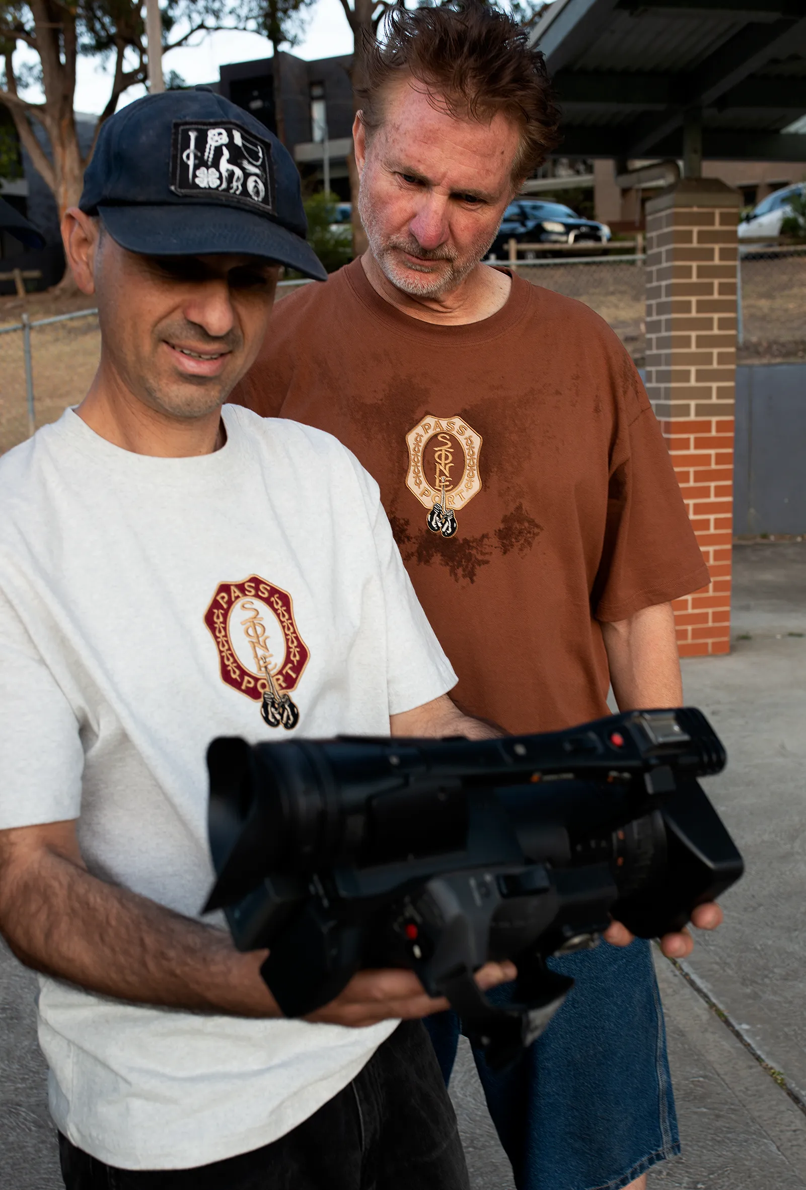 Soft Base Perfect Style Pass~Port & Anthony "Stone" Mapstone Tee - Choc