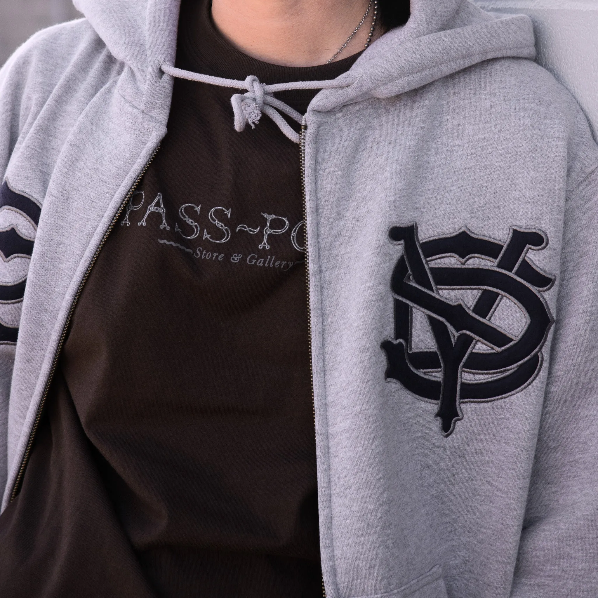 Smooth Upper Shock Diffusion Layer Pass~Port Store & Gallery Exclusive Syd Logo Zip Hood - Ash