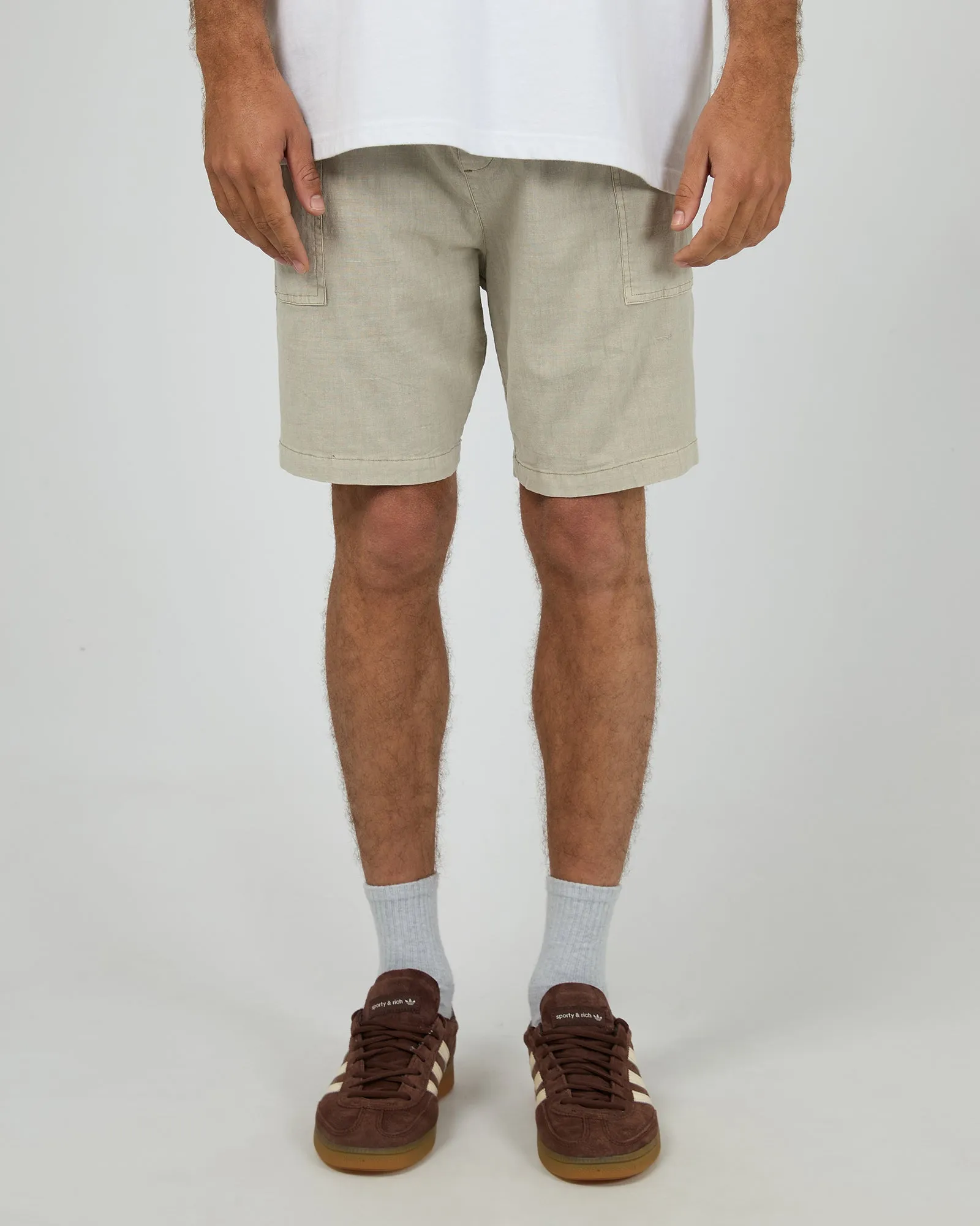 Patch Pocket Short Brown High-Performance Fit