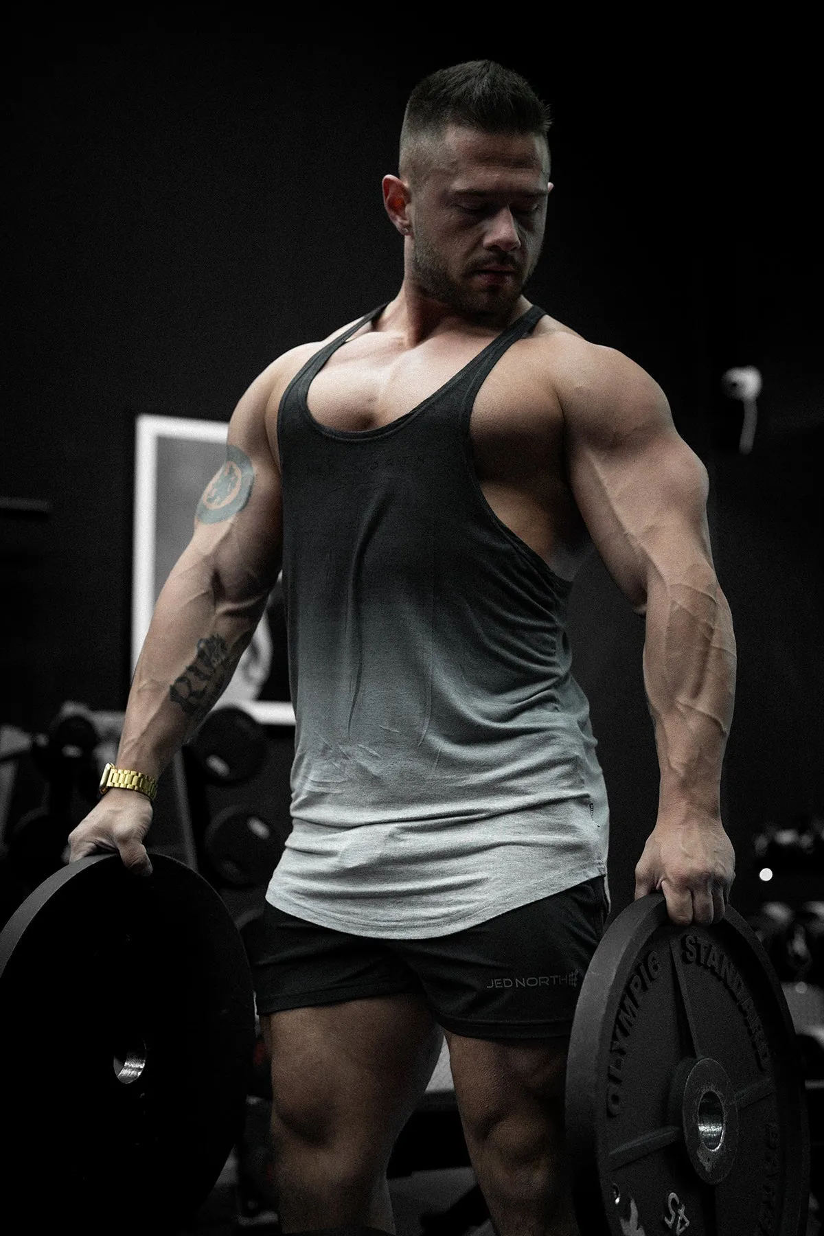 Layered Neckline Design Classic Bodybuilding Racerback Stringer - Gray Ombre