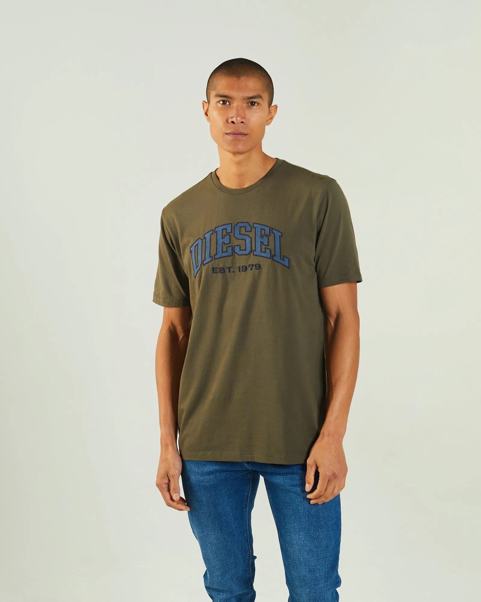 Soft and Light Wear TaglessCollar Ronnie Tee Combat Green
