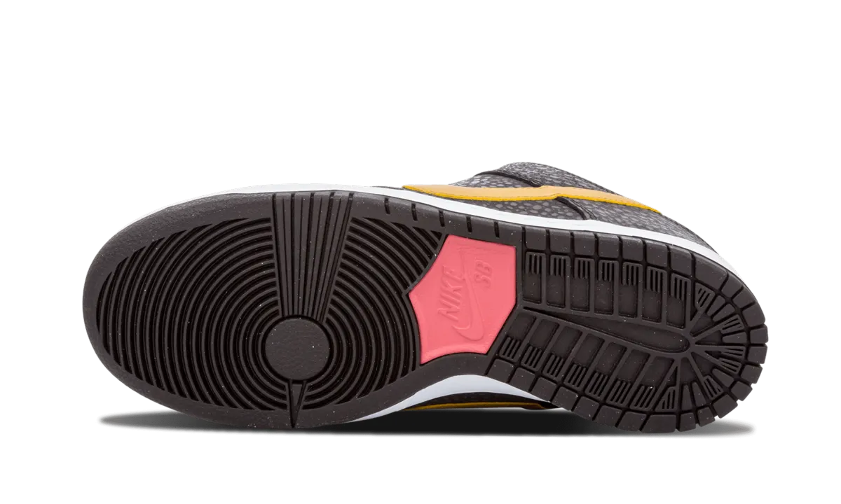 Fresh Steps weekend use SB Dunk Low Premium QS "Walk Of Fame"