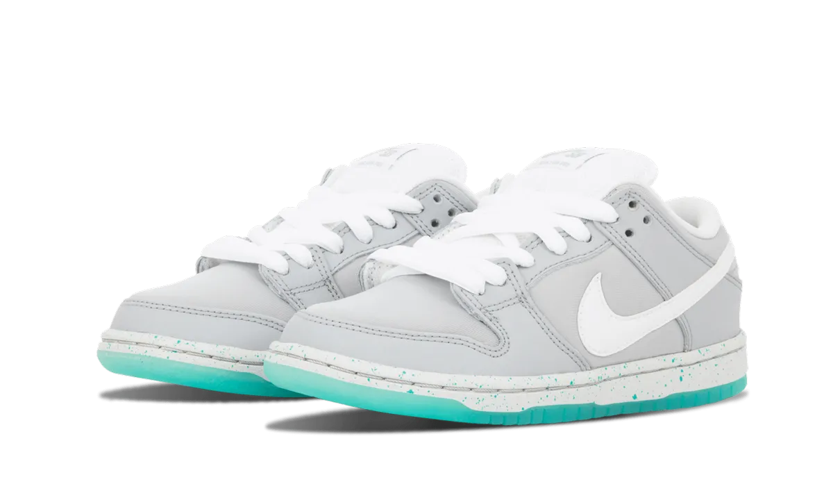 SB Dunk Low Premium "Marty McFly" Lace   Up Design